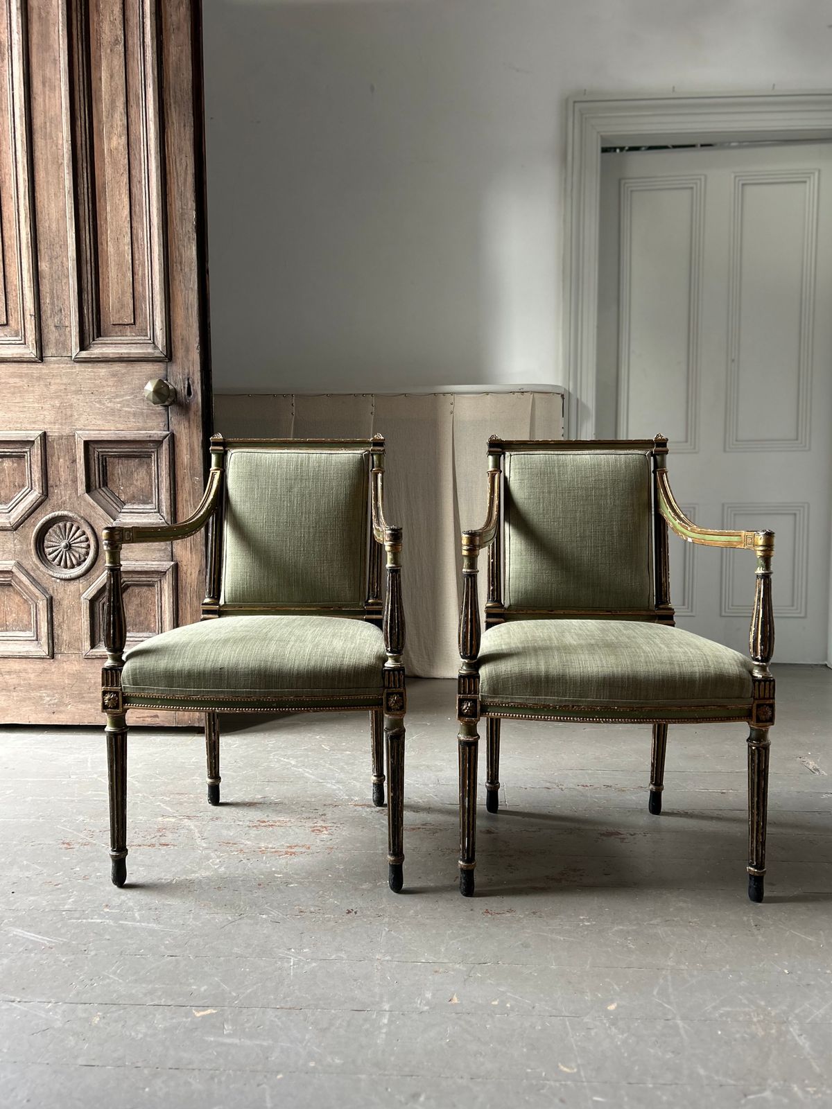1800.0 Pair Of 19th Century Chairs By Wright And Mansfield In The Robert Adam Manner photo