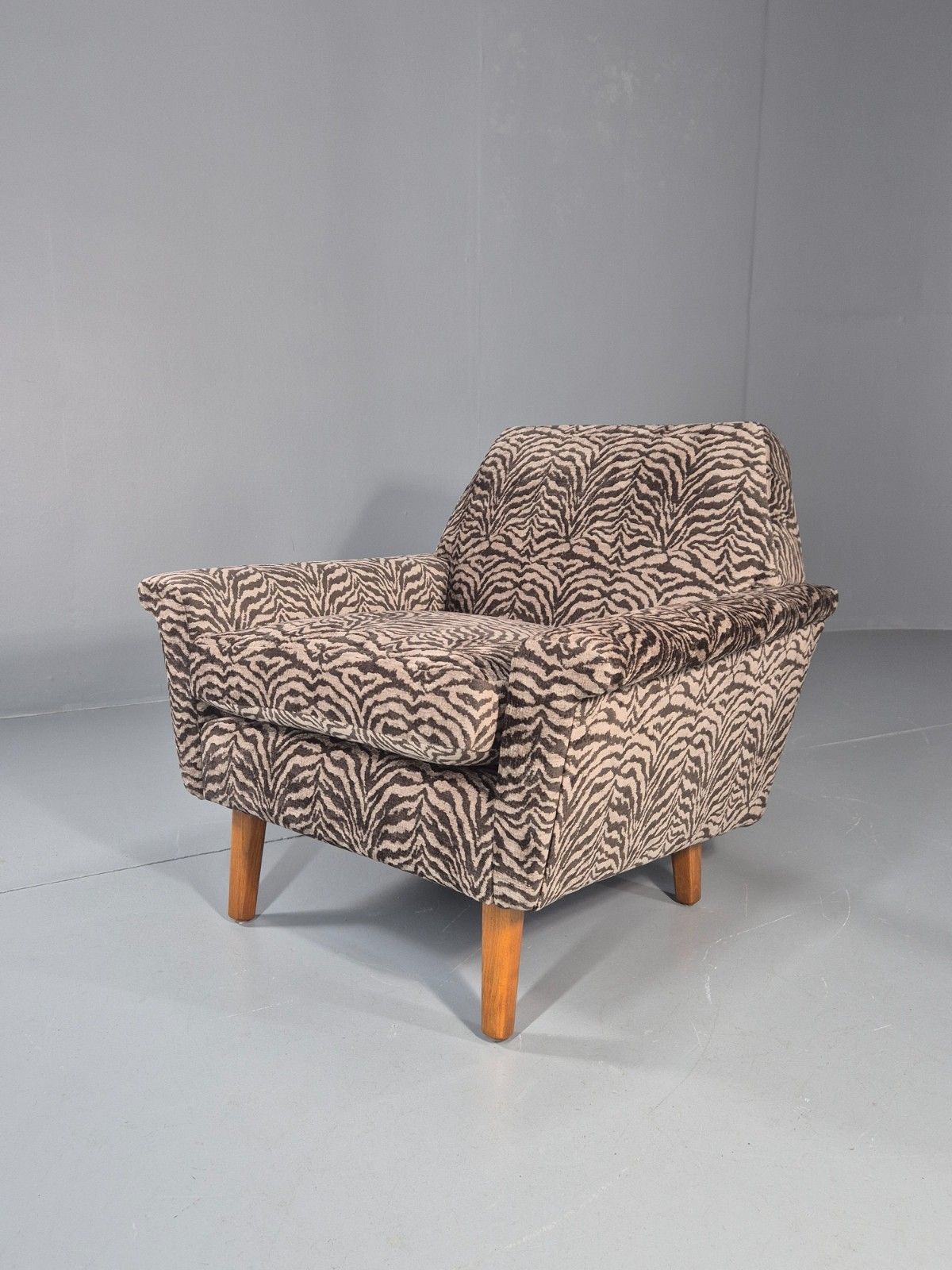 Mid Century Lounge Chair 1960s Danish Vintage With New Upholstery Eb11534 Mnor