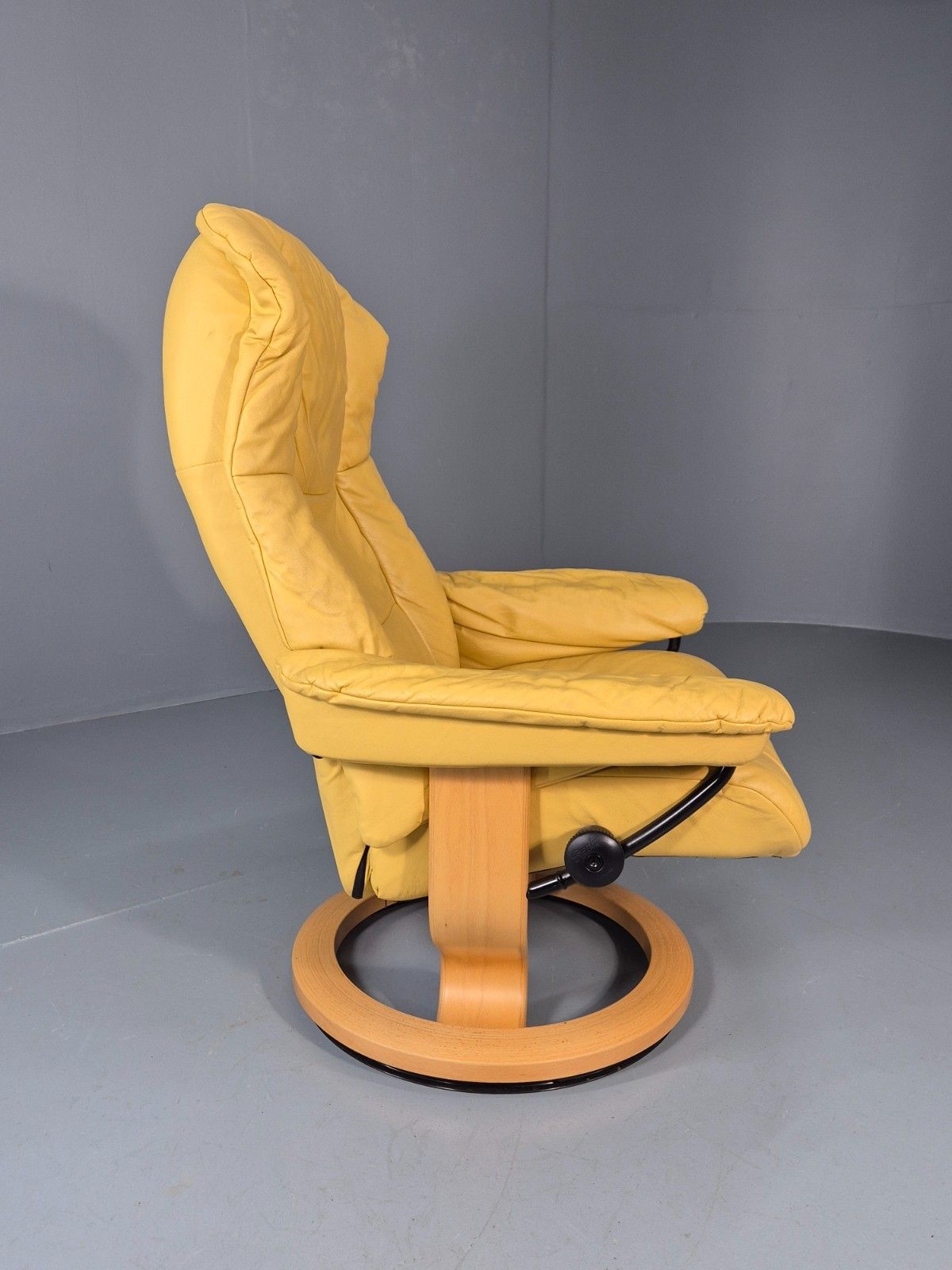 photo for sale Stressless Swivel Recliner Chair  Ekornes Yellow Leather 1990s Eb11574 Mwoo