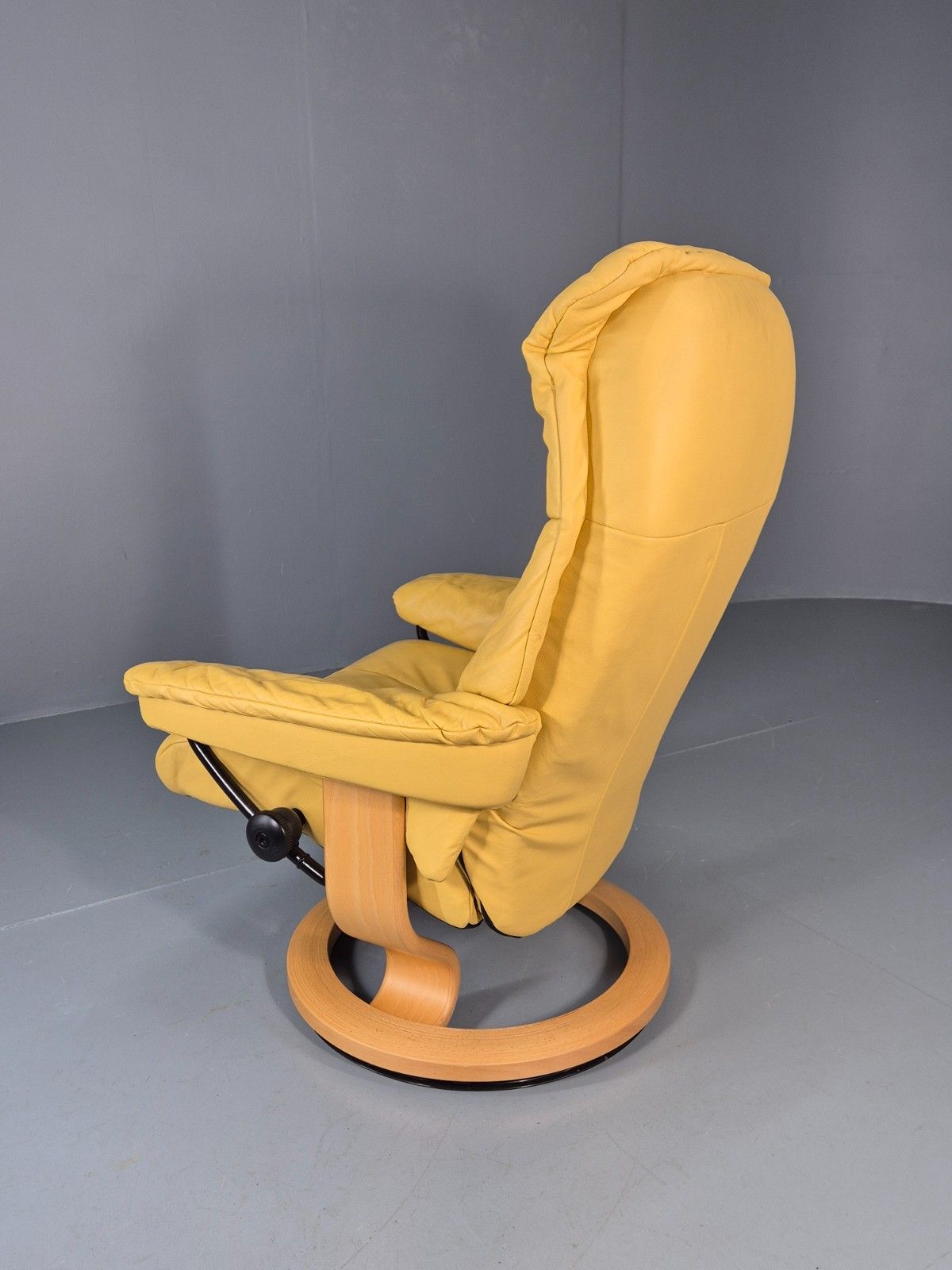 photo vinterior Stressless Swivel Recliner Chair  Ekornes Yellow Leather 1990s Eb11574 Mwoo