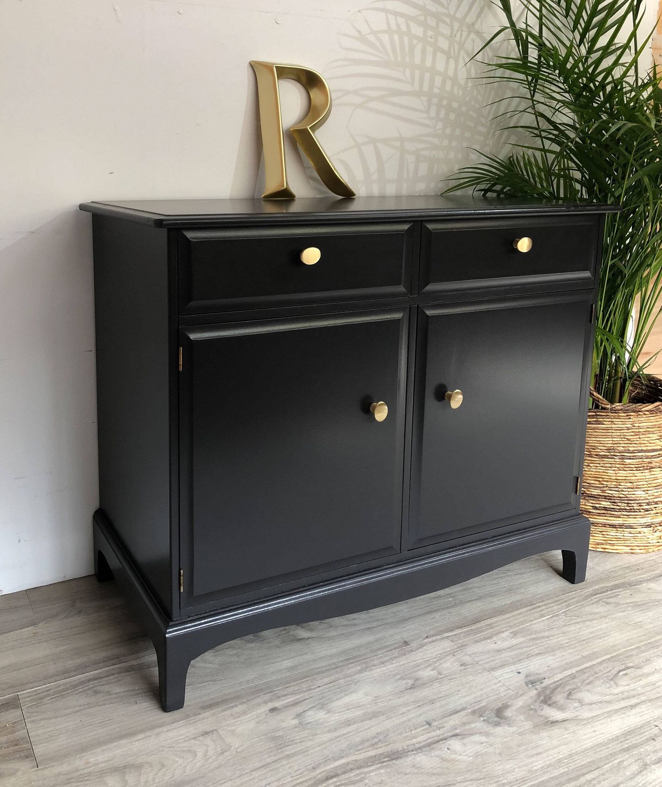 Stag Minstrel Small Sideboard Black photo vinterior