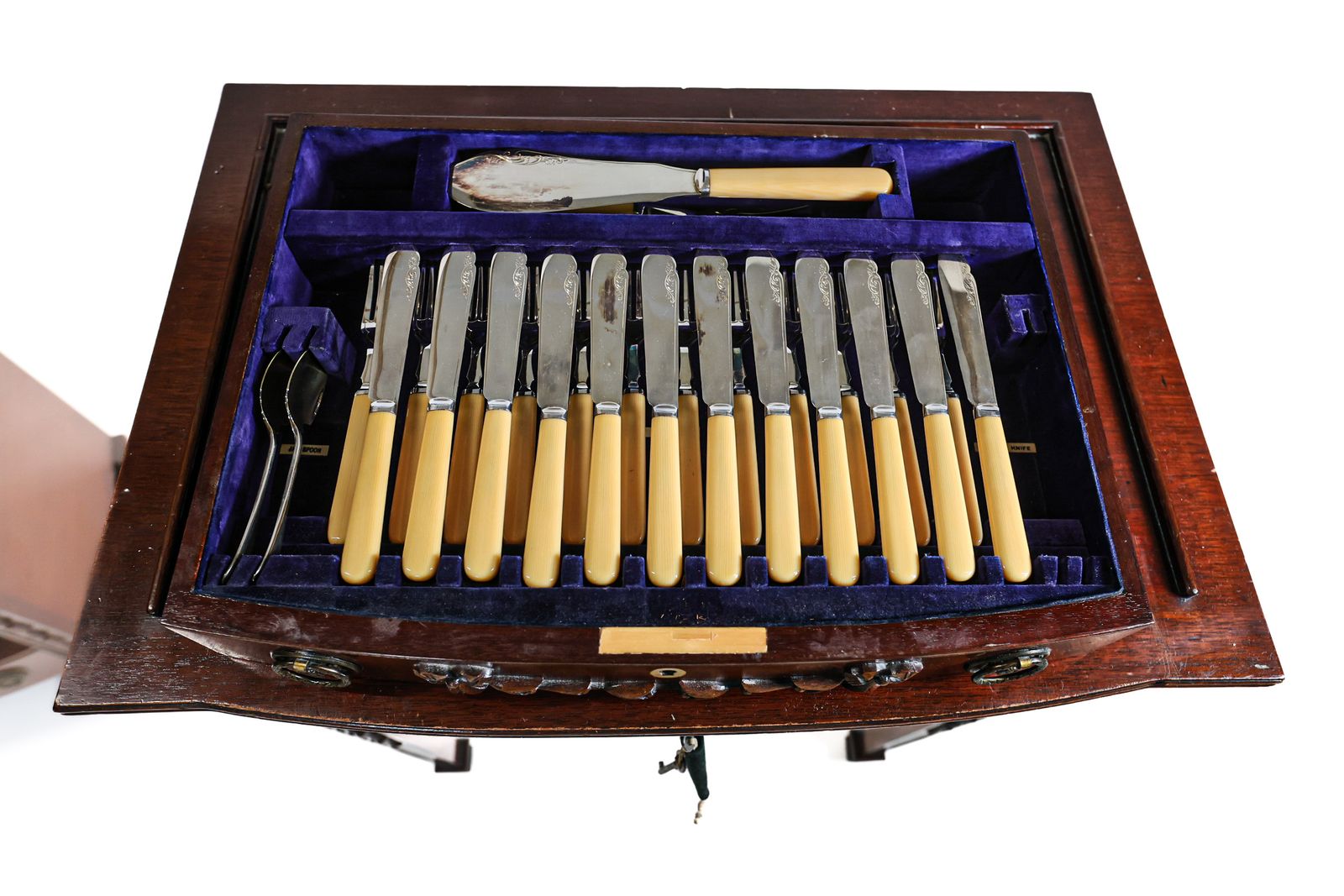 Hepplewhite Style Viners 109 Piece Cutlery Canteen  In Chest photo vinterior
