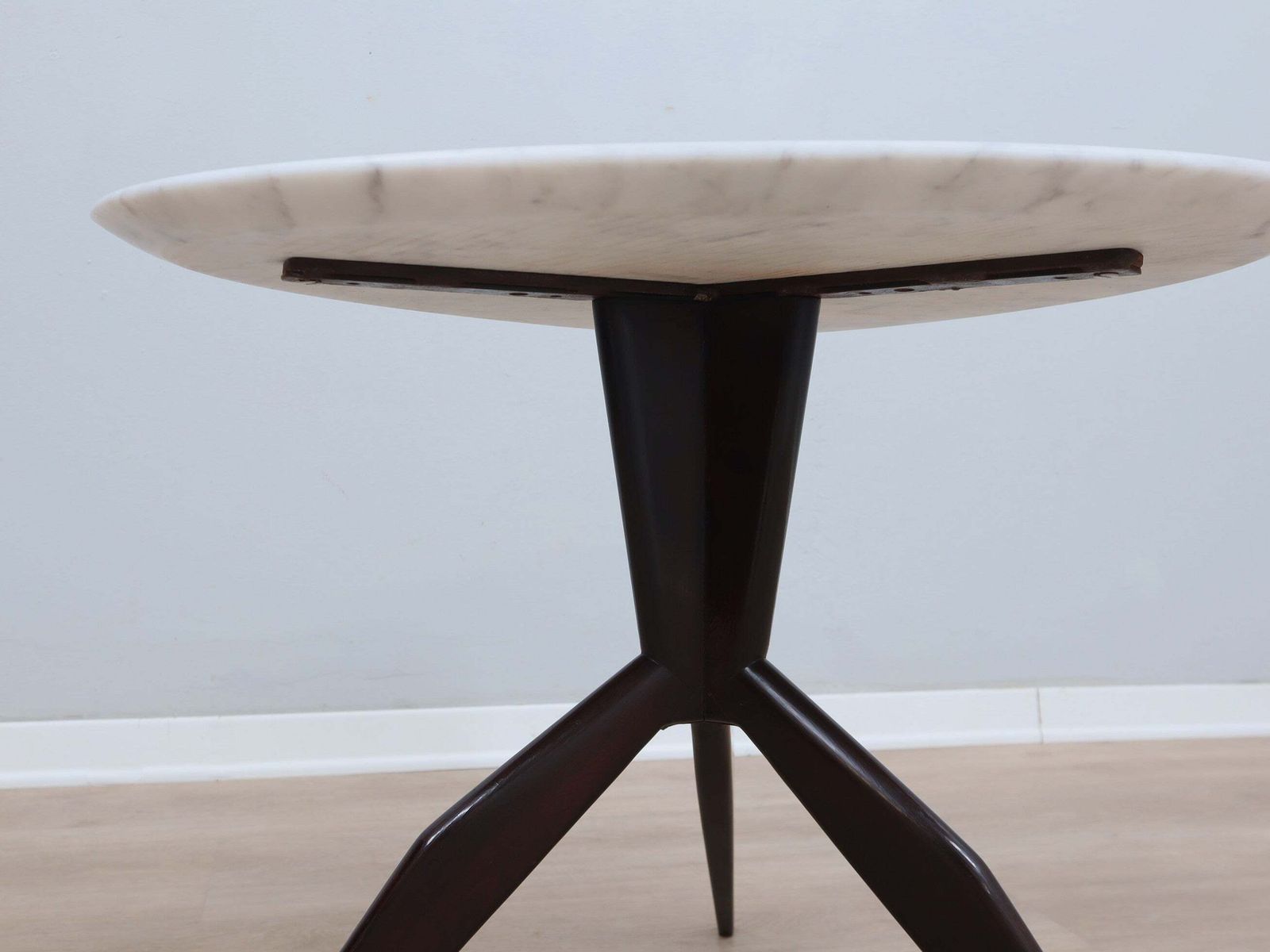 Mid Century Organic Design Tripode Marble Coffee Table 1950s photo vintage