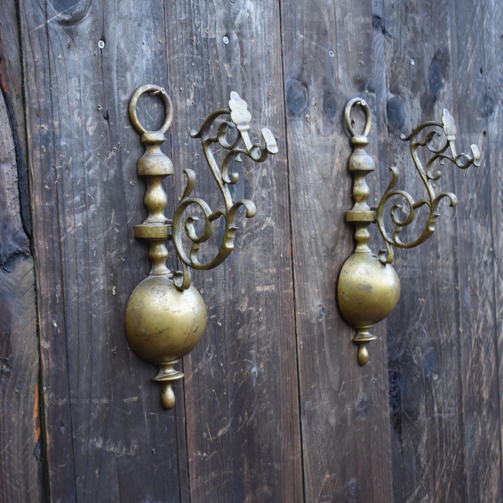 Antique Salvage Brass Ornate Scroll Half Orb Wall Hanging Brackets Pair photo vinterior