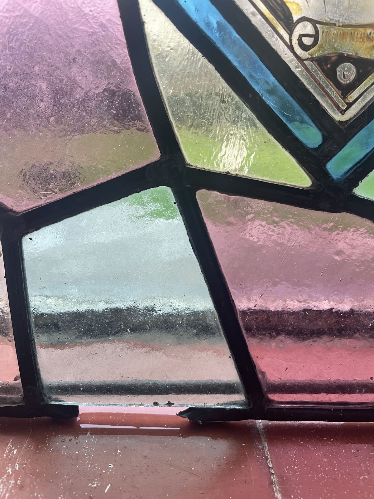 Victorian Stained Glass Window Panel Hand Painted Shell Motif Soft Pastel Colour Glass C.1890 H34xw35cm photo 250.0
