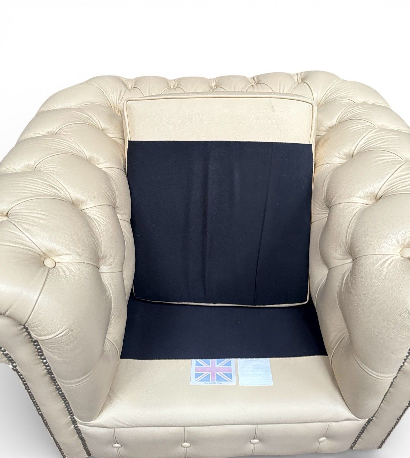 photo furniture Chesterfield Leather Armchair Club Chair Cream Very Good Quality
