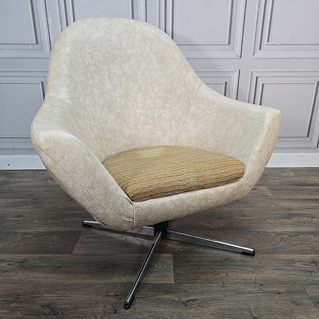 Retro Vinyl Chair Swivel Lounge – Mid Century Modern Pod Scoop Style Vintage photo furniture