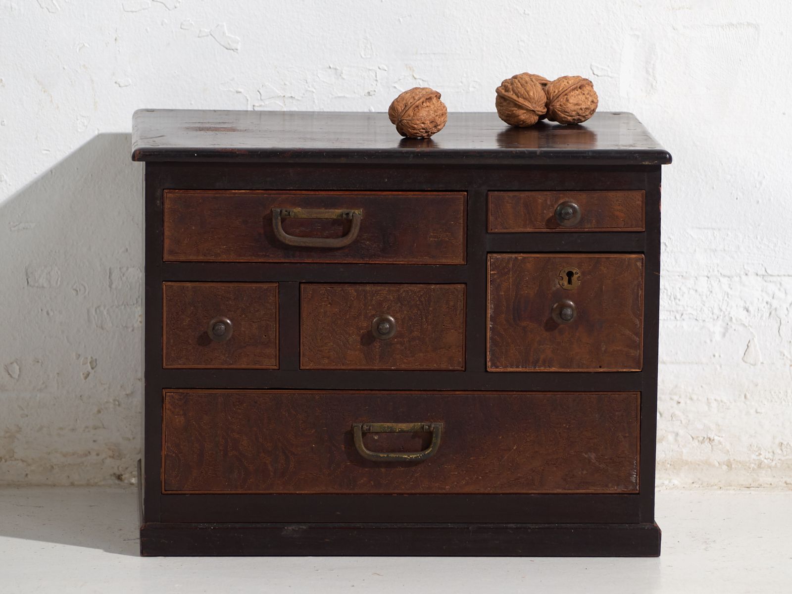photo furniture Small Antique Japanese Tansu – Taishō / Showa Period (C.1868 1926) #99