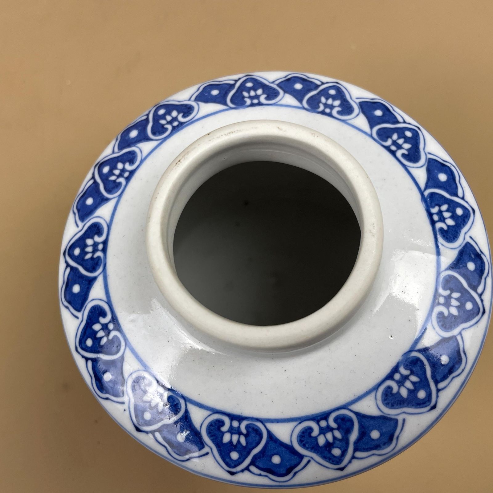 55.0 Oriental Blue White Ceramic Ginger Jar Cylinder Chinoiserie Lidded Pot Jar Asian Style Home Accent Stalk photo