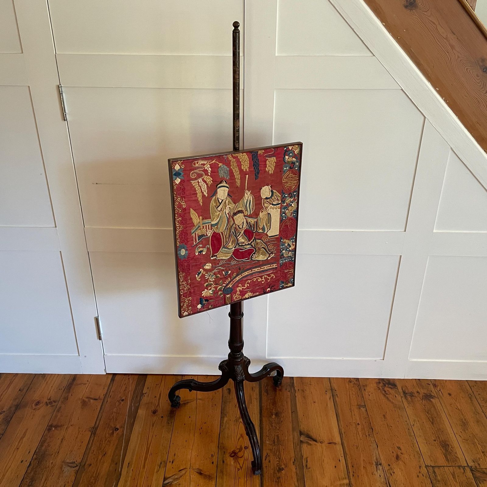 Antique Chinese Silk Embroidered Tapestry Screen Wooden Stand Oriental Figurative Artwork Old Art