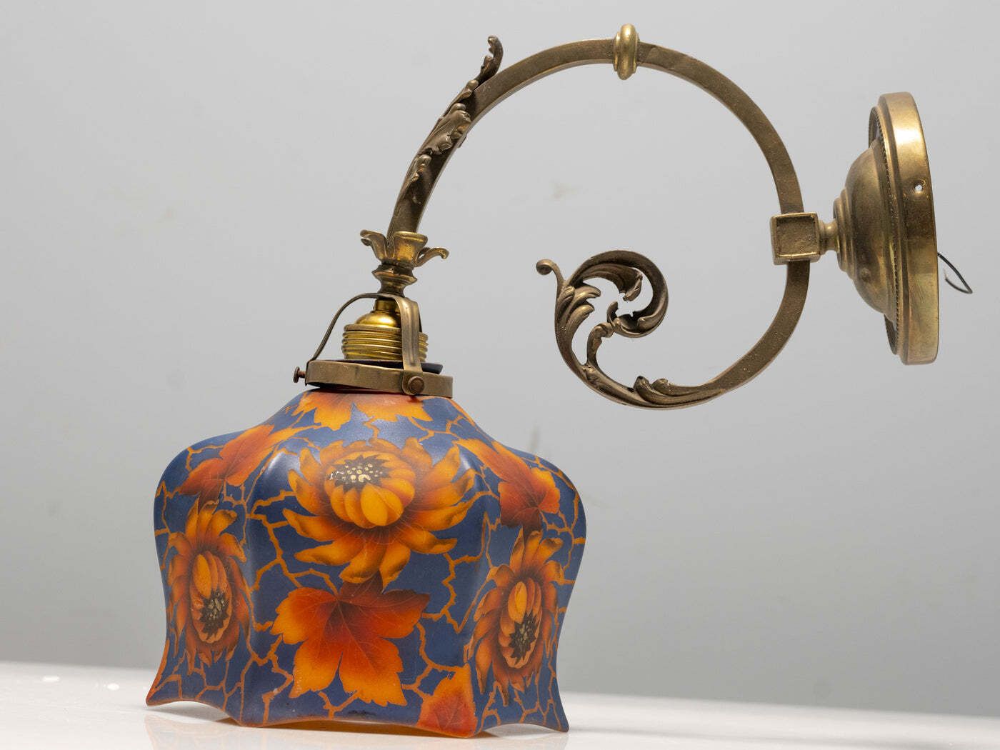 1228.0 Hanglamp Met Glazen Lampenkap, Jaren 1920 photo