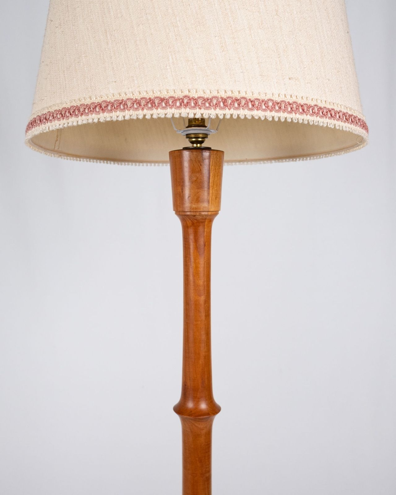 Pair Of Turned Wood Floor Lamps, France, Mid 20th Century photo vinterior