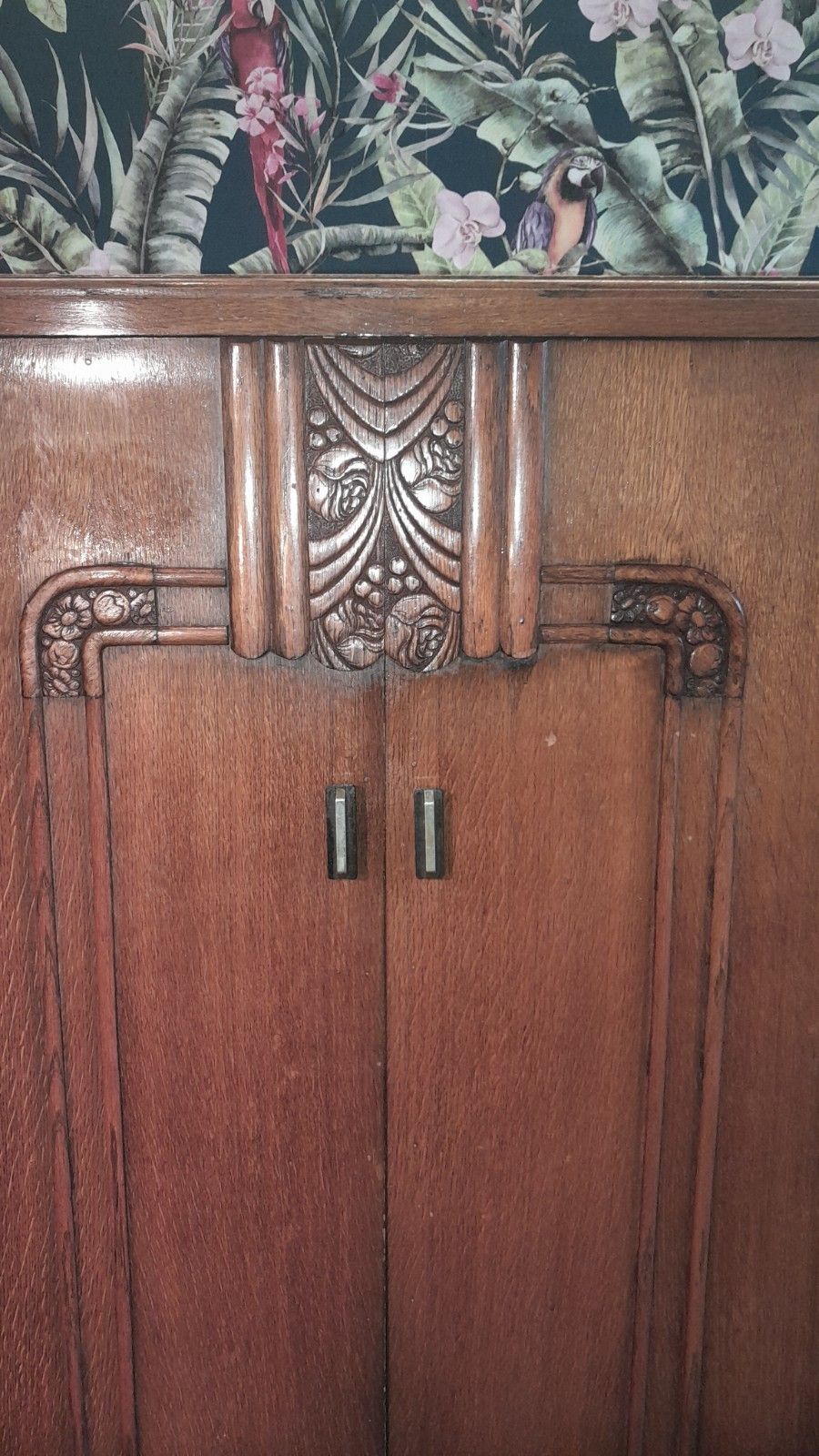 1930s Art Deco Medium Oak Tallboy/Linenpress With Doors And 2 Shelves photo vinterior