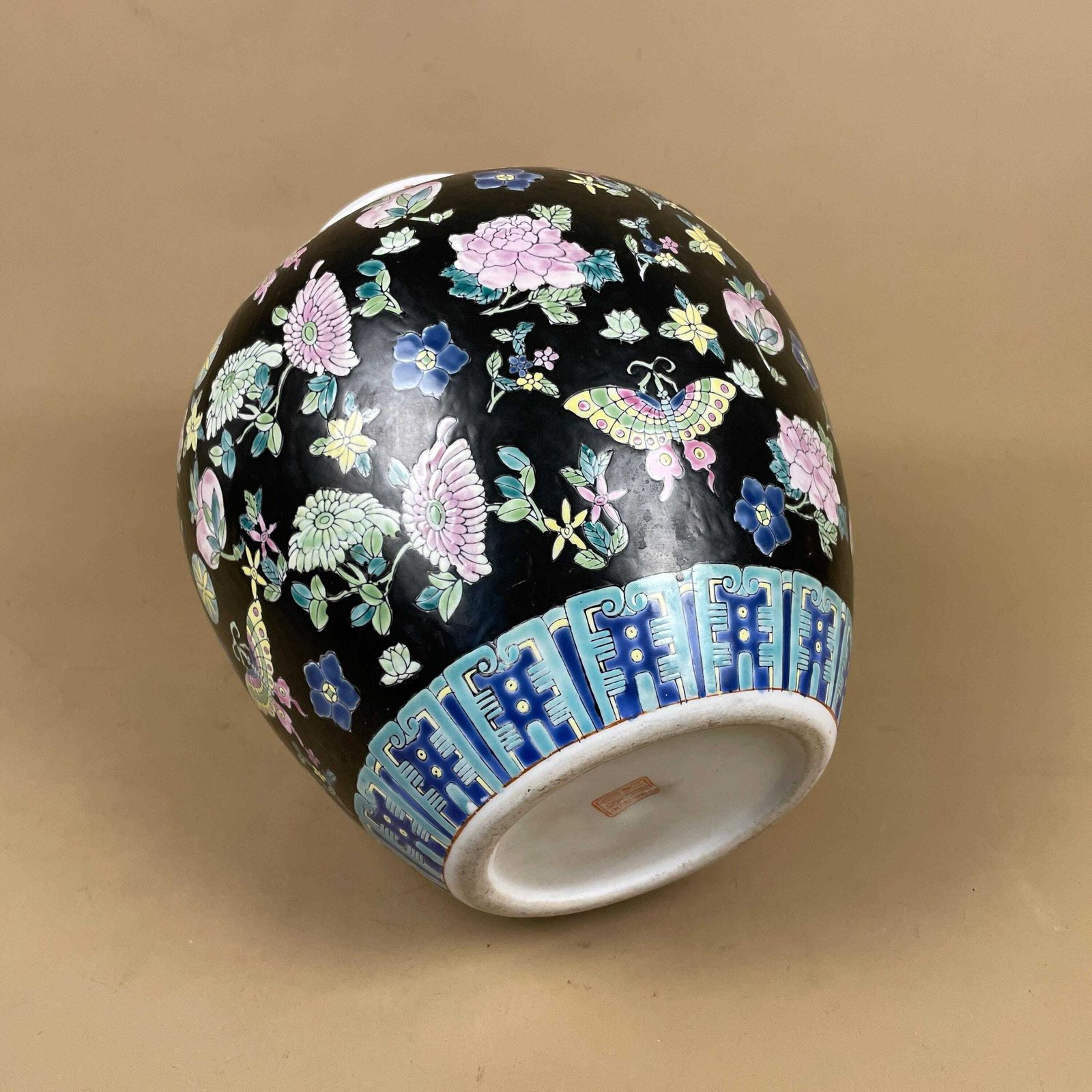 Oriental Antique Decorative Vase Ceramic Pot Japanese Vintage Display Ginger Jar Hand Painted Asian Old Aged Butterfly Floral Pattern Black photo buy