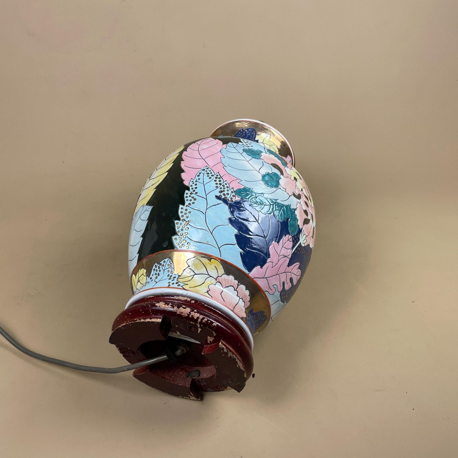 Oriental Ceramic Lamp Light Bedside Table Hand Painted Floral Design Black Pink Chinese Vase Cottage Antique Wood Base Elegant Classic photo vintage