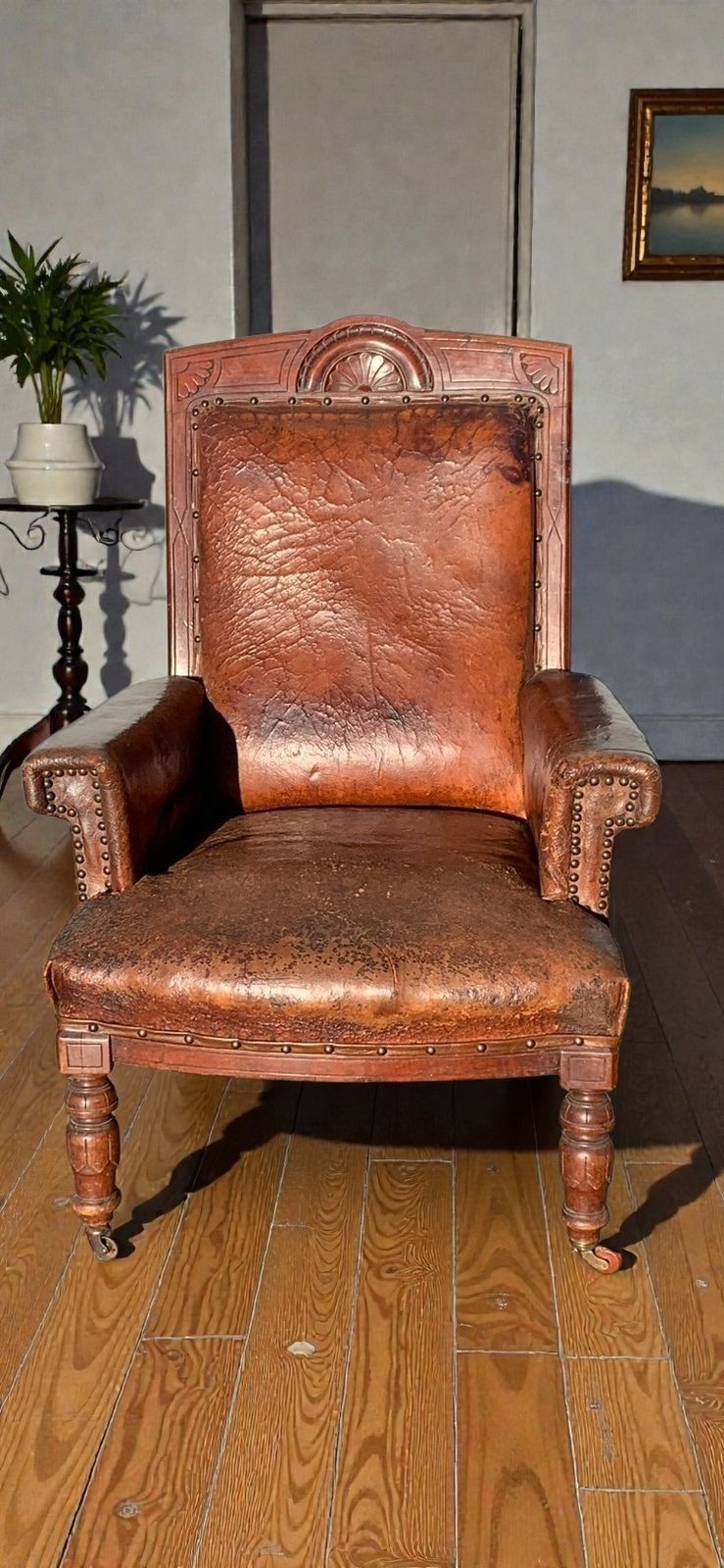photo vintage Antique Victorian Leather Library Chair On Castors C 1840's