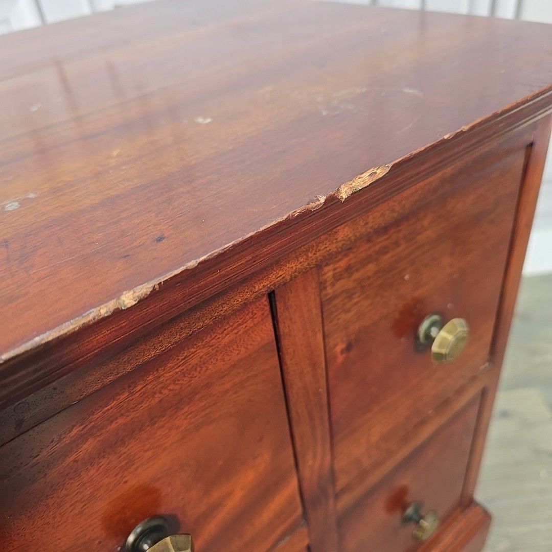 photo furniture Vintage Mahogany Chest Drawers Small Cabinet Apothecary Bedside Table Wooden