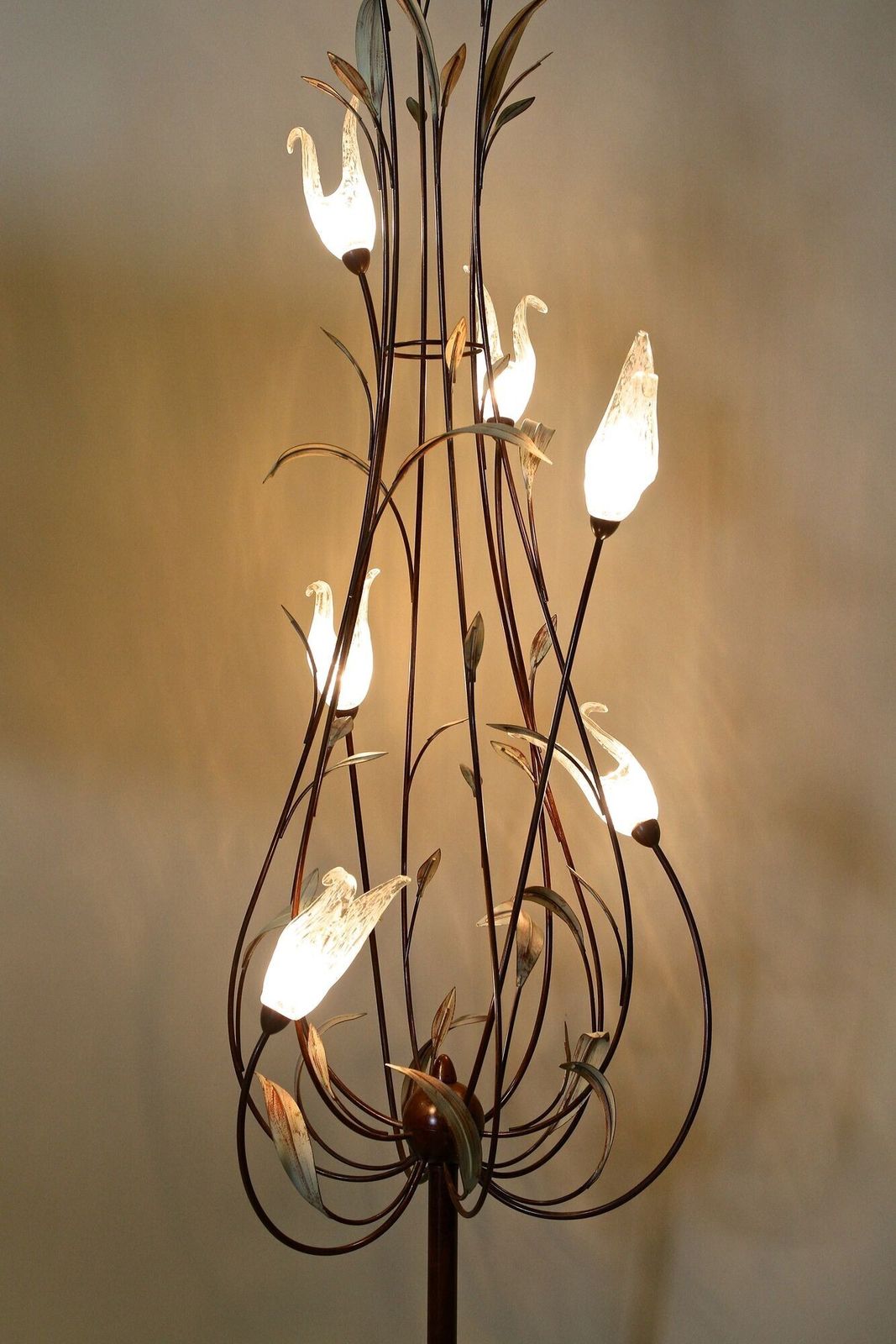 photo vinterior 20th Century Murano Glass Swan Floor Lamp, Painted Reed Leaves, It Circa 1970