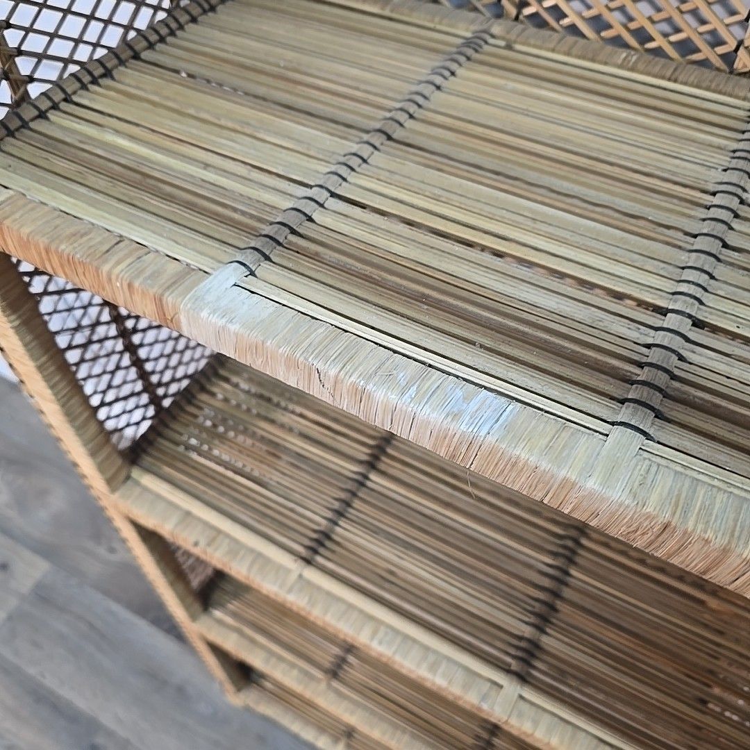 photo for sale Vintage Wicker Rattan Bookcase étagère – Arched Top Shelf Unit – Boho Retro Cane
