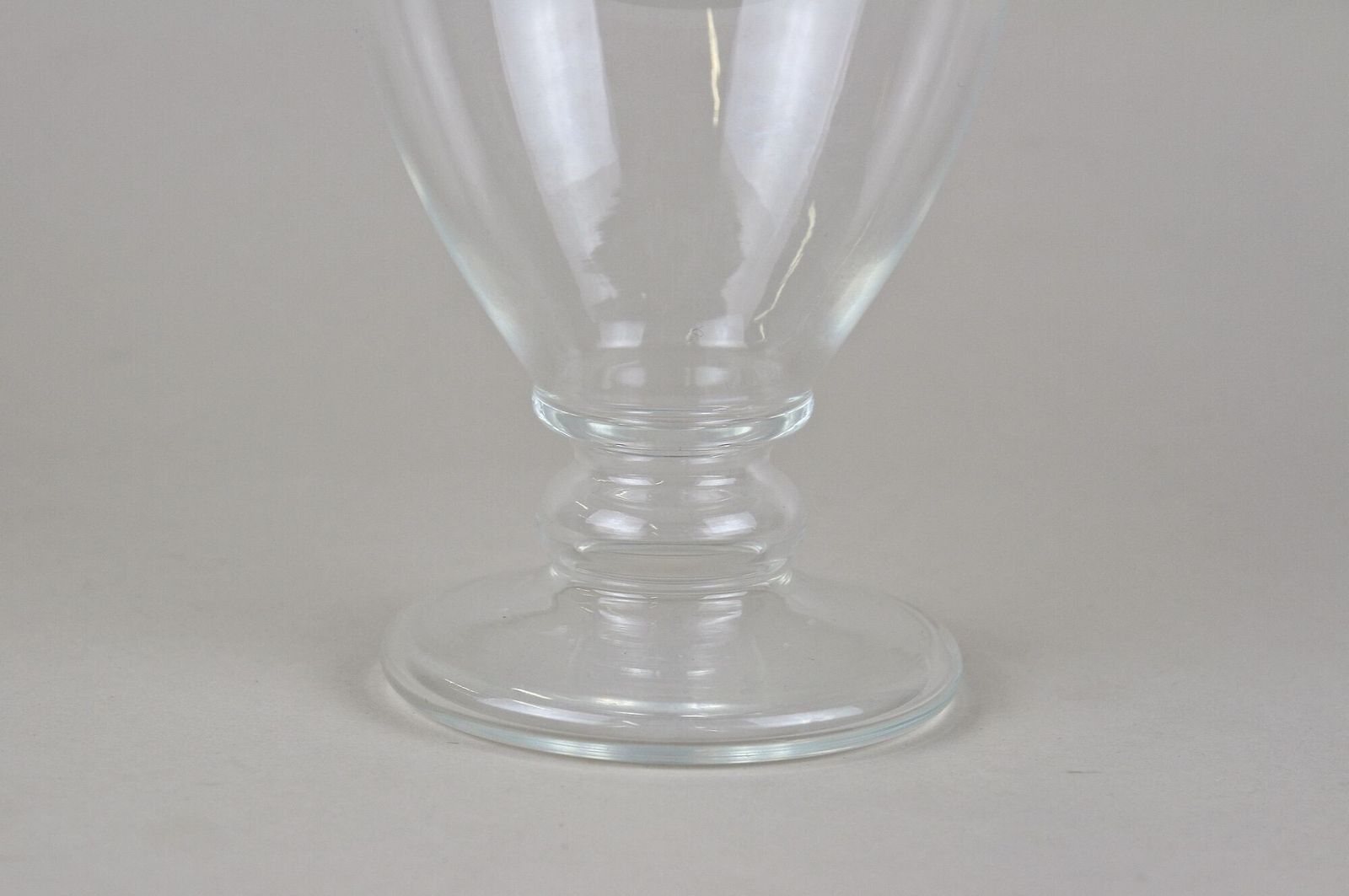 20th Century Art Nouveau Clear Glass Vase, Ruffled Edge, Austria Circa 1910 photo 420.0