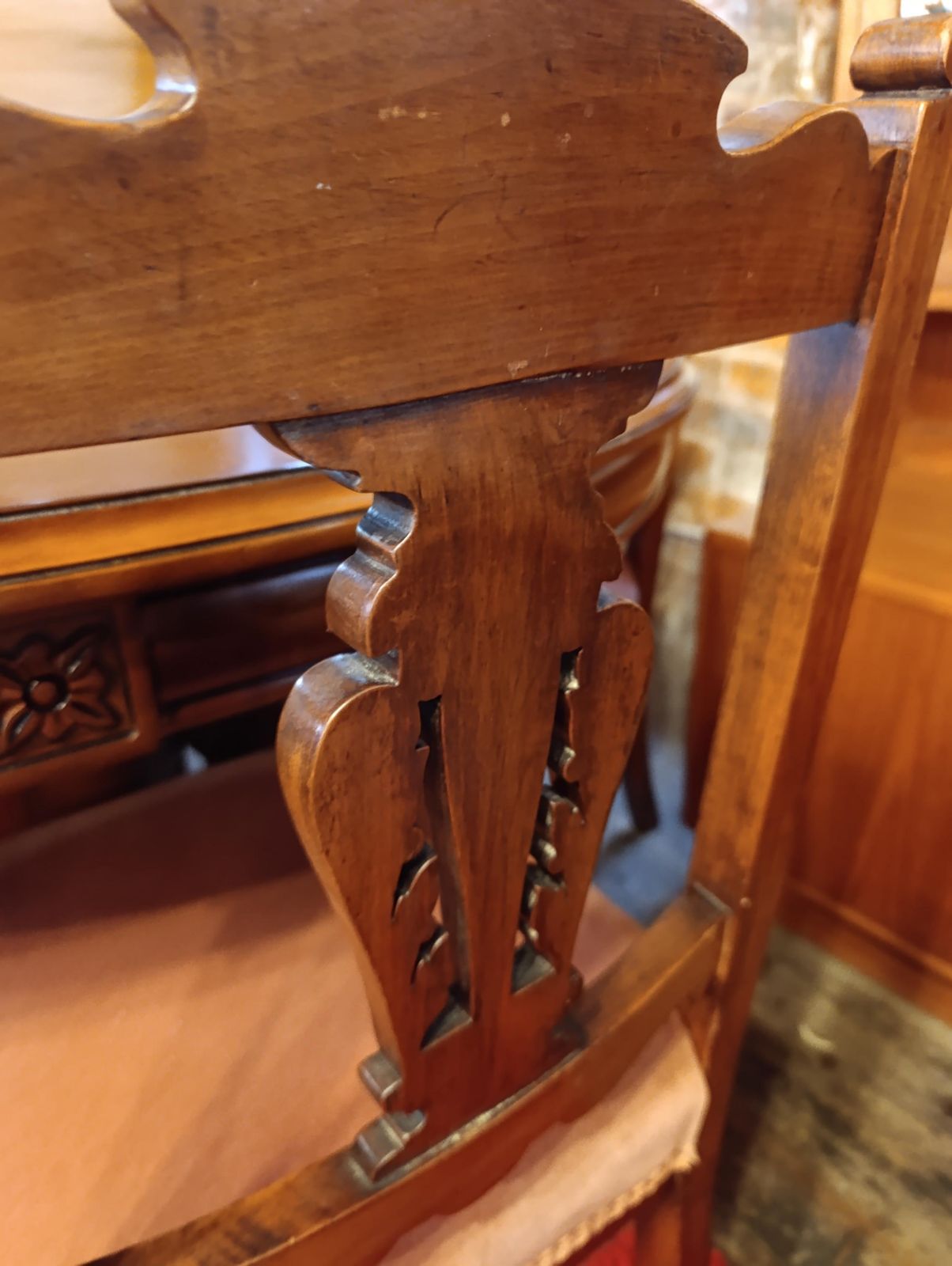 photo buy Revival Round Dining Table With 4 Victorian Chairs – Carved Pedestal Base