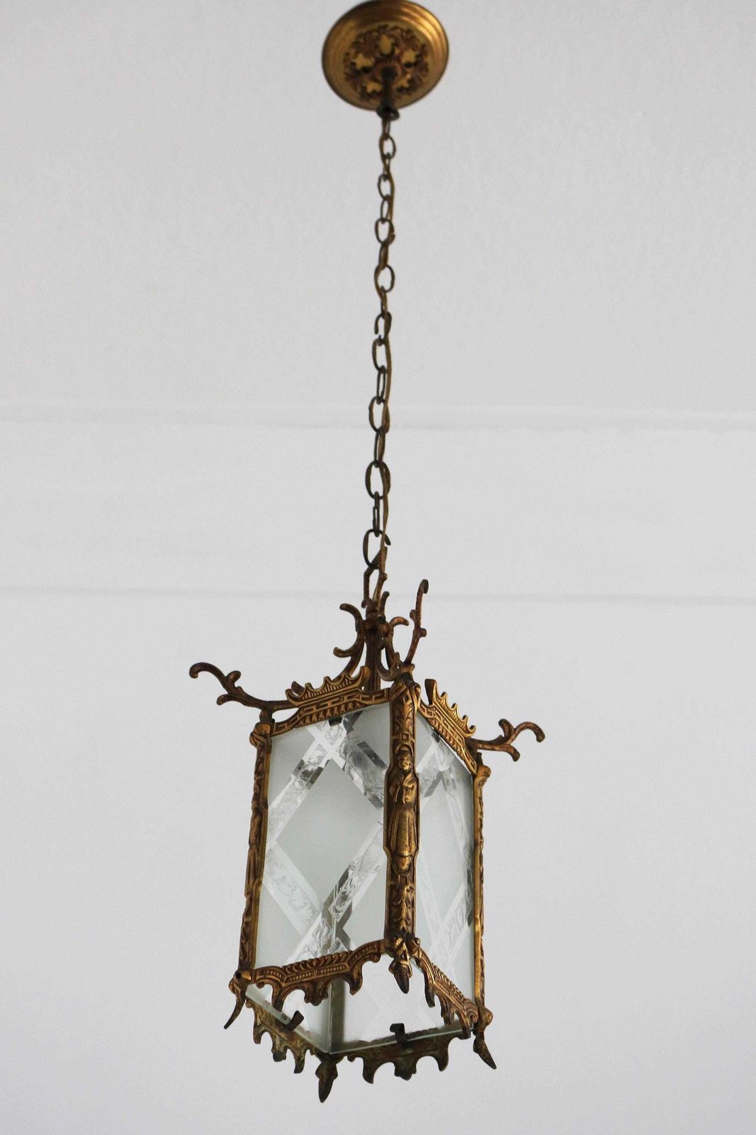 Elegant Antique Brass Etched Glass Hanging Lantern – Japanese / Oriental Inspired Design photo vinterior