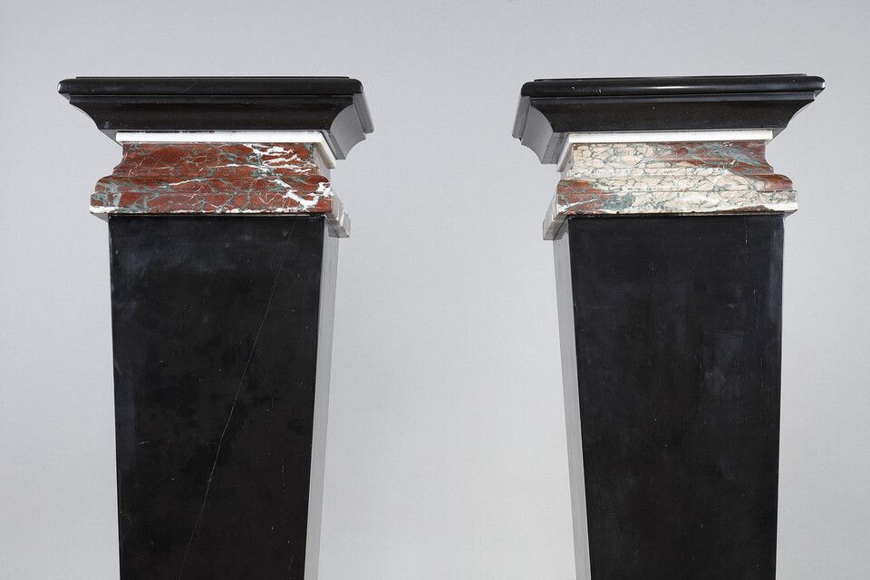 Pair Of Black And Red Marble Sheaths, 19th Century photo vinterior