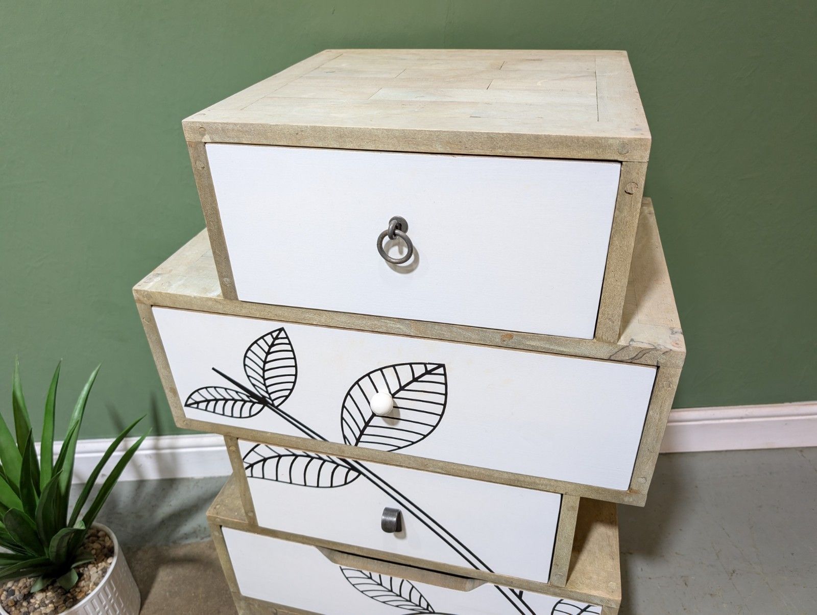 Modern Chest Of Drawers  4 Drawer Bedroom Dining Room Furniture Cabinet Rrp 229 photo buy