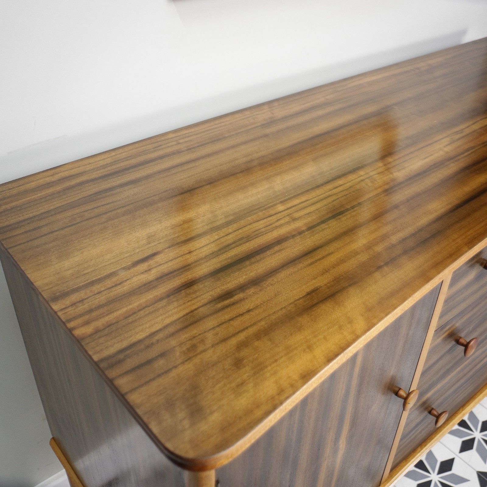 photo vintage Teak Sideboard Concave Front In Afromosia And Indian Laurel Mid Century Retro