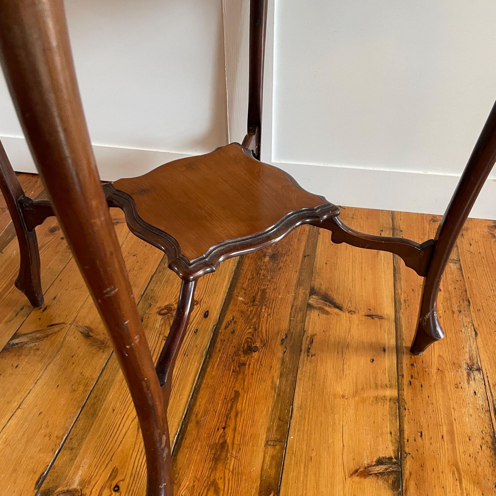 Antique Edwardian Hand Carved Wooden End Table Patterned Square Brown Table Vintage Decor Country Cottage Furniture Side 72x52x52cm photo vintage