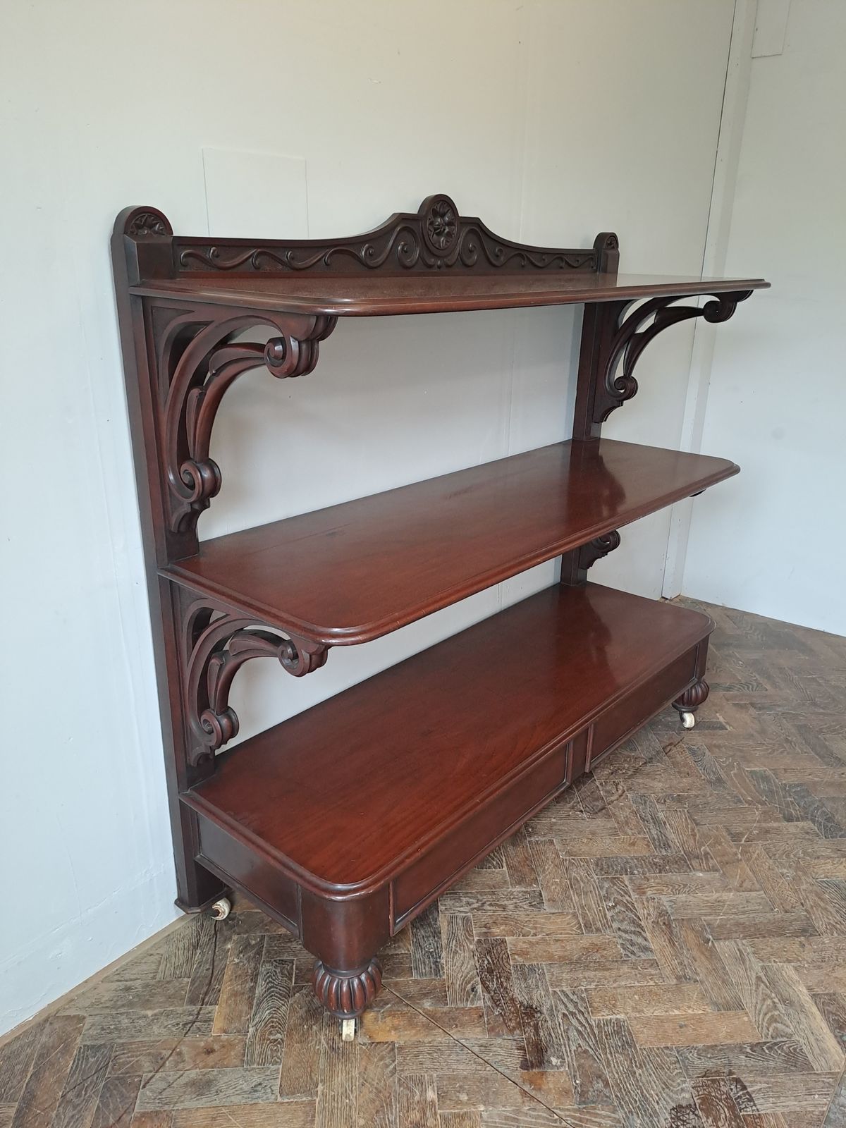Fine Mid 19th Century English Mahogany Dumb Waiter