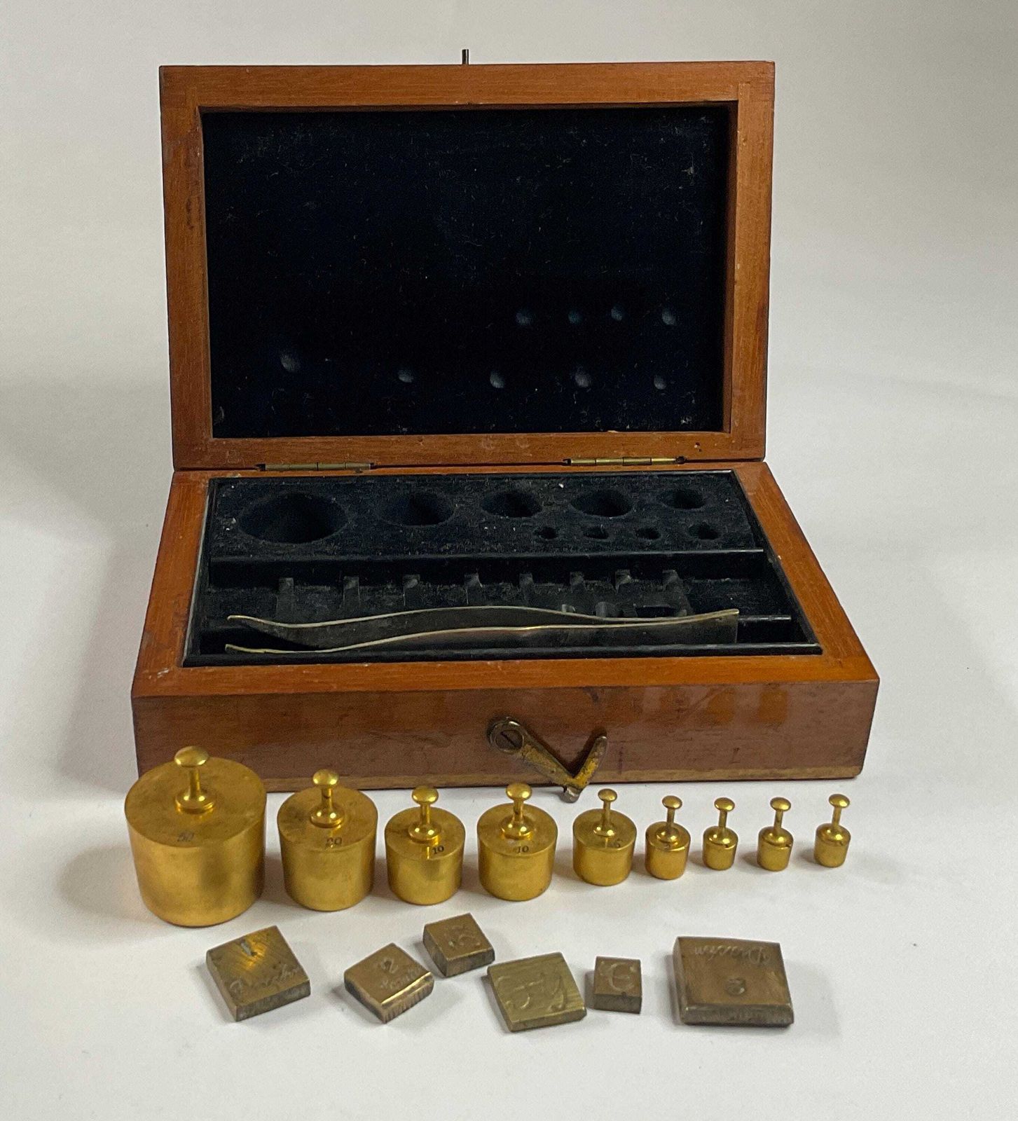 photo furniture Antique Balance And Weights, Two Sets