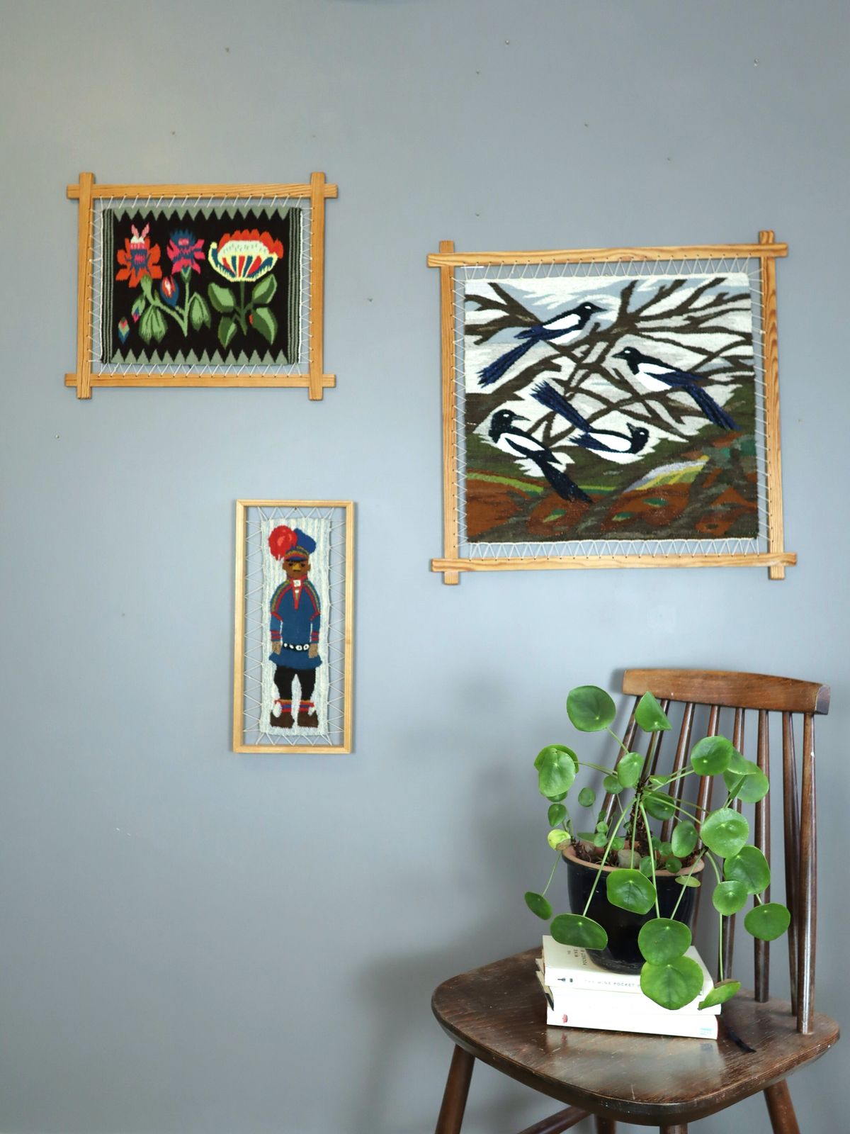 The Guard Oil Painting, 1970s, Vintage photo furniture