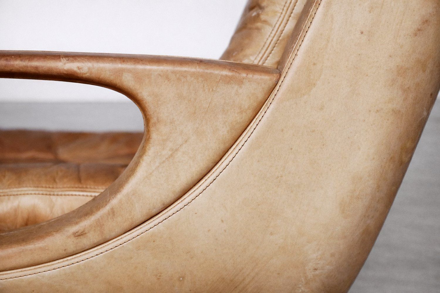 photo furniture Mid Century Modern German Leather Swivel Chairs From Carl Straub, 1950s, Set Of 2