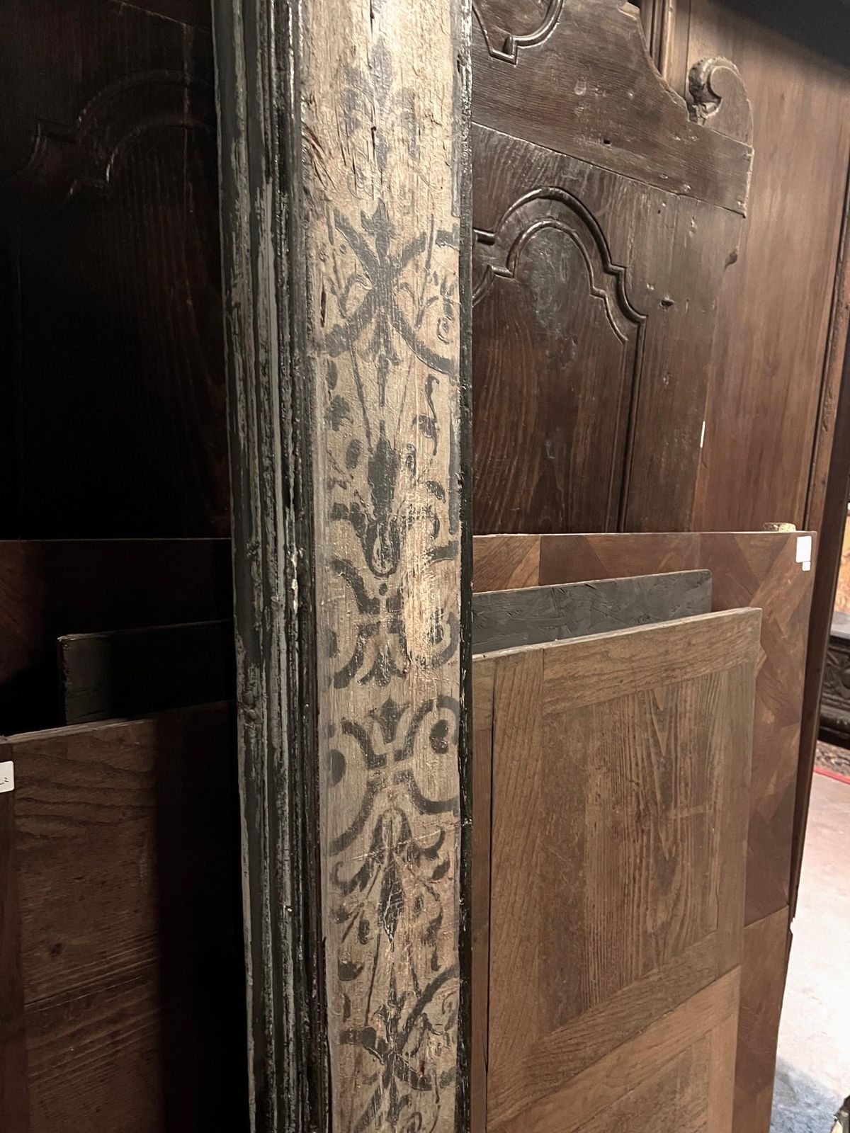 photo furniture Portal Frame In Painted And Lacquered Wood, Italy