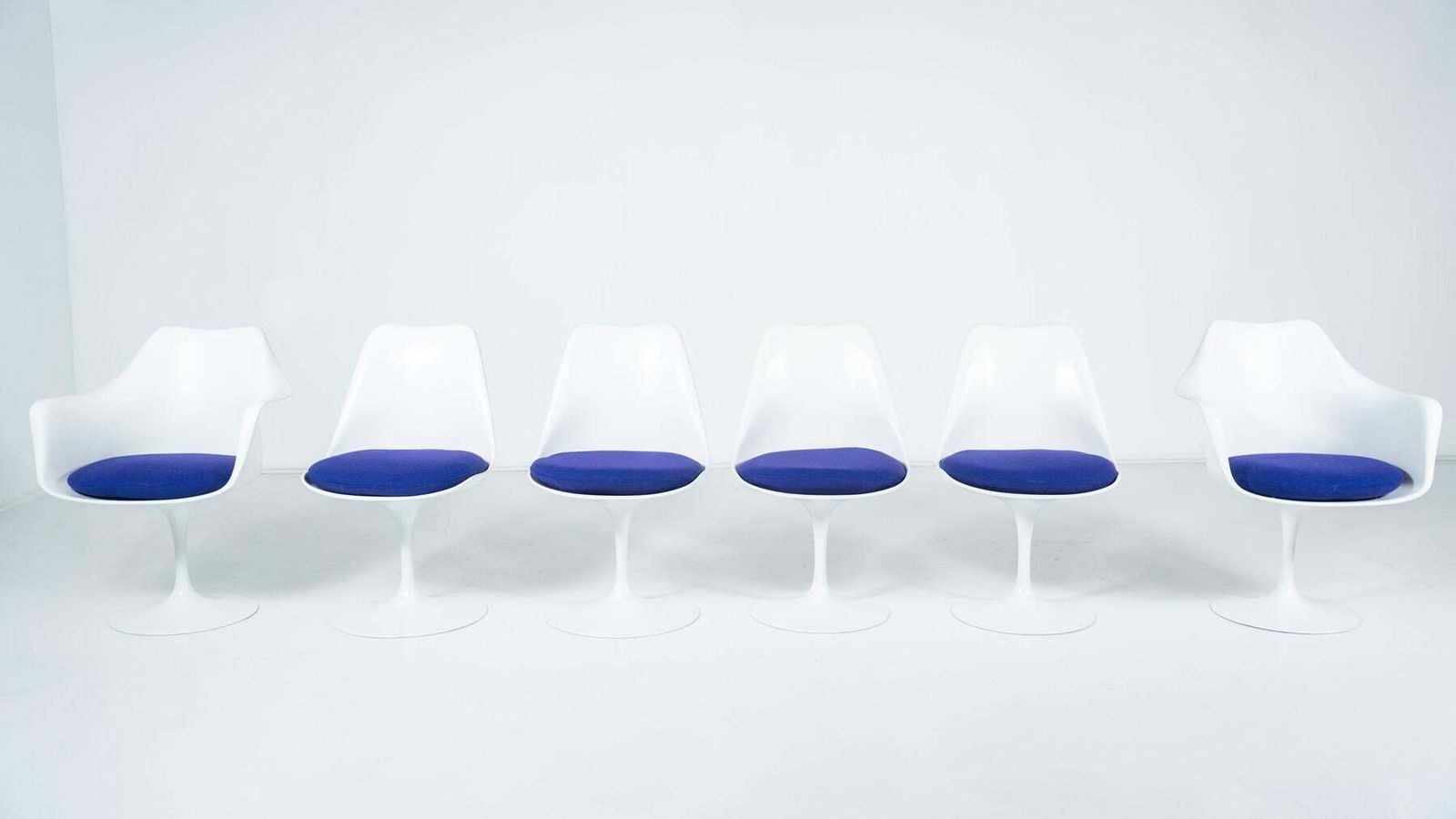 "Tulip" Chairs And Amrchairs By Eero Saarinen, Knoll Studio   New Upholstery photo vintage