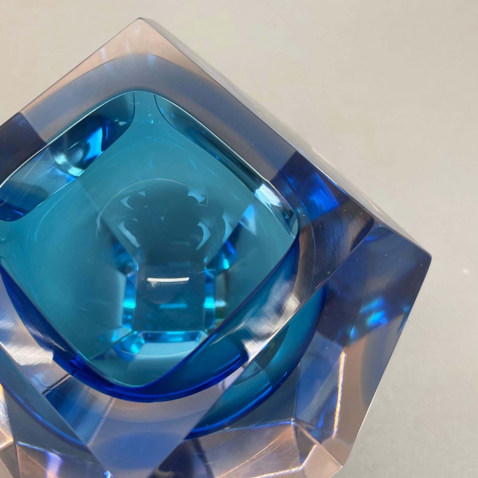 photo vinterior 1.4kg Murano Glass Faceted "Diamond" Sommerso Bowl By Flavio Poli, Italy, 1970s