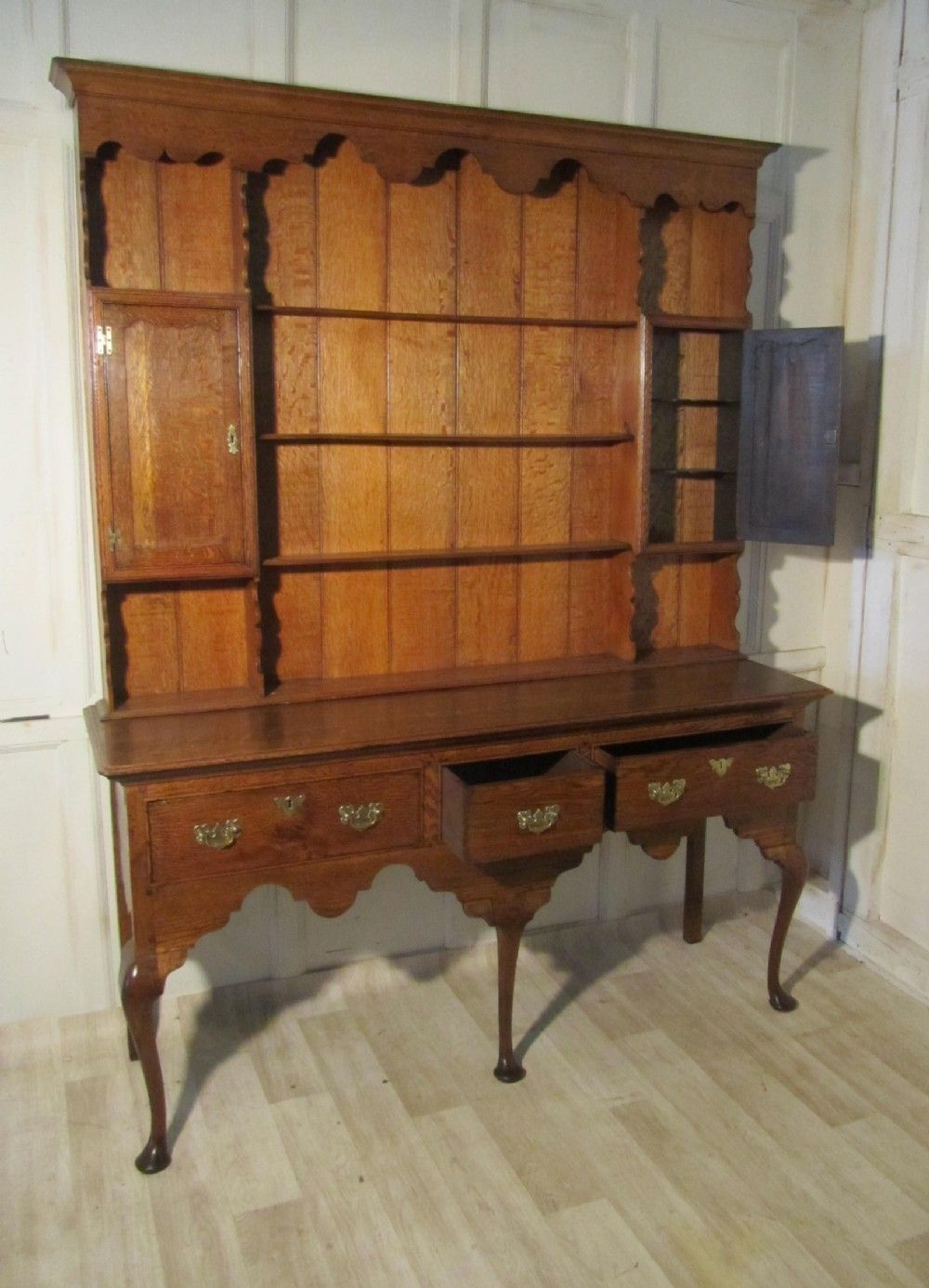 An Exceptional Georgian Country Oak Dresser photo 2160.0