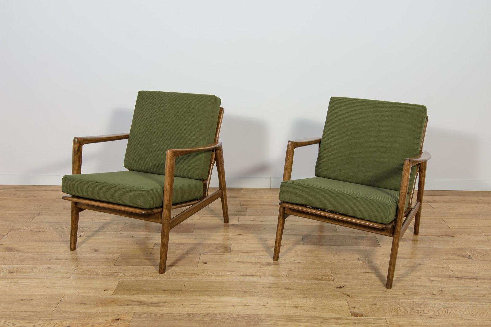 Model 300 139 Lounge Chairs From Swarzędz Factory, 1960s, Set Of 2 photo furniture