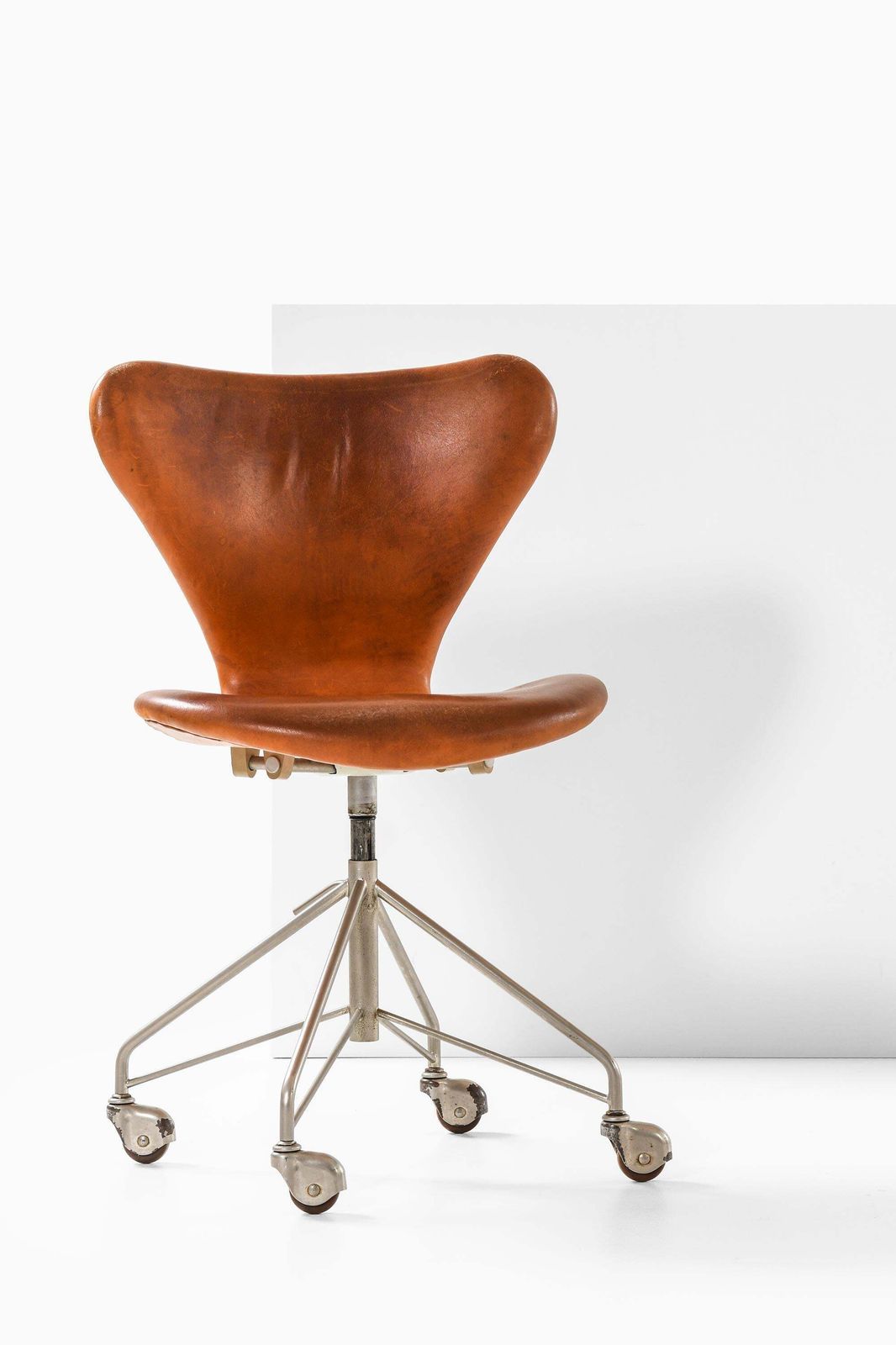 Office Chair In Leather And Steel By Arne Jacobsen, 1968 photo 4882.0