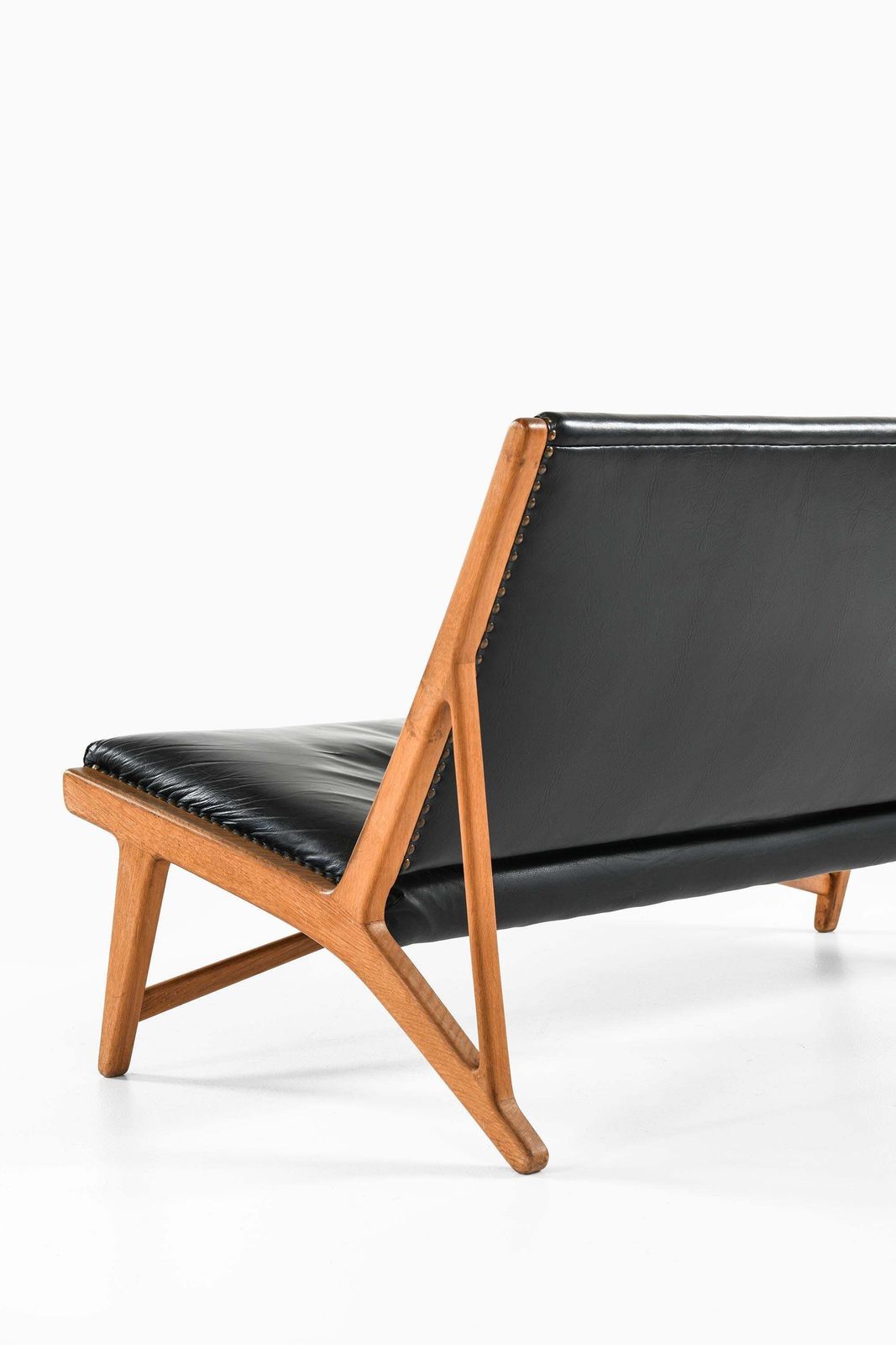 Sofa In Leather And Oak By Hans Wegner, 1949 photo vinterior