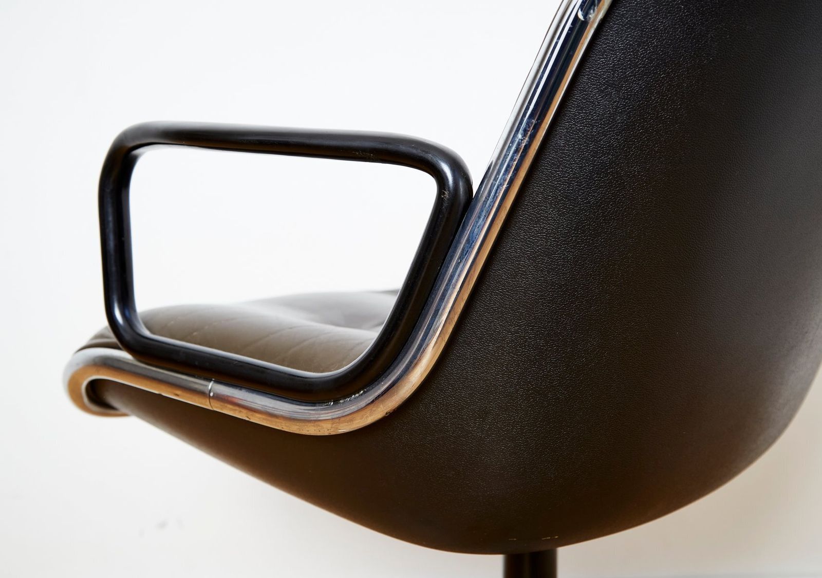 Executive Chair By Charles Pollock For Knoll International, 1960s photo buy