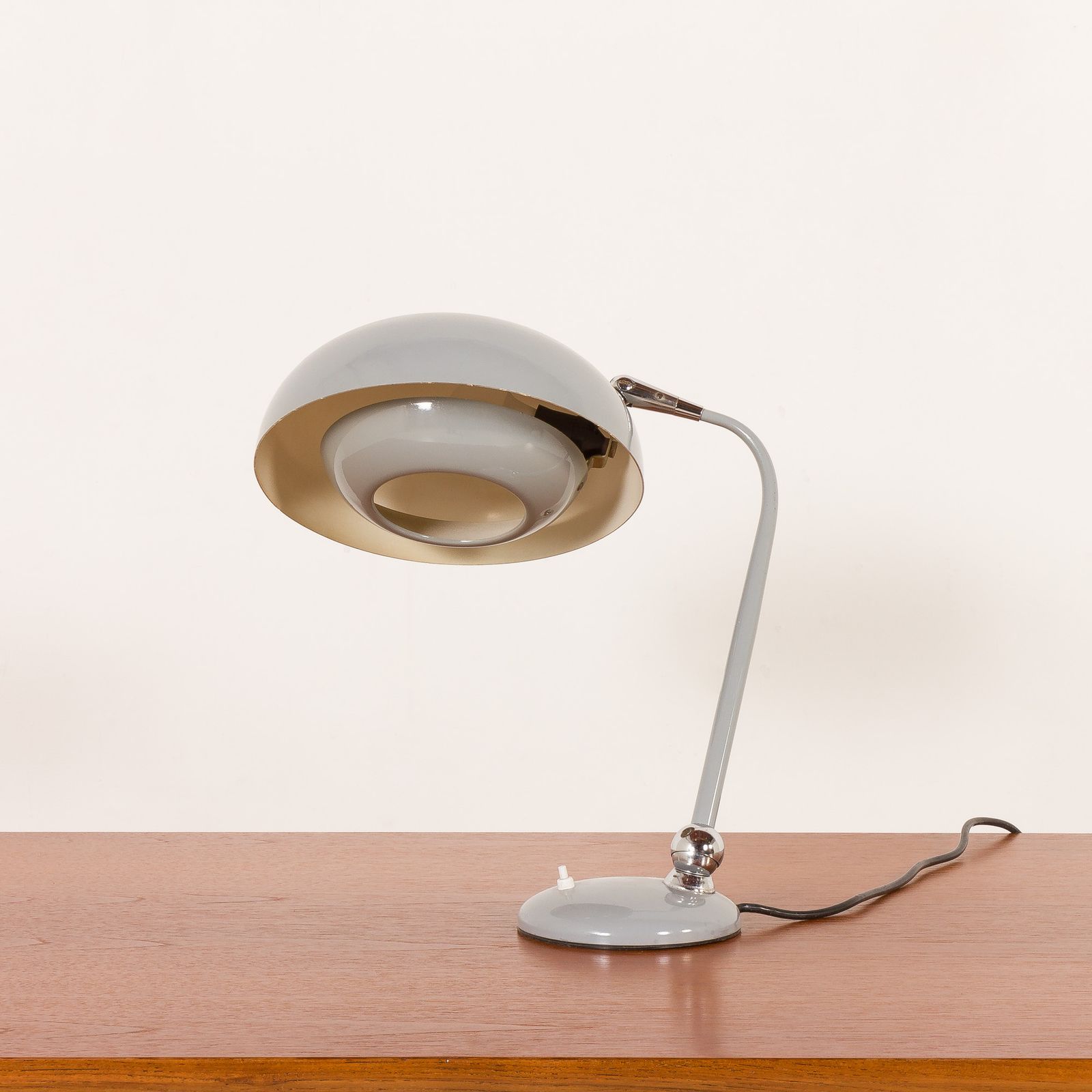 Italian Mid Century Desk Lamp Attr. To Stilnovo, 1960s photo vinterior