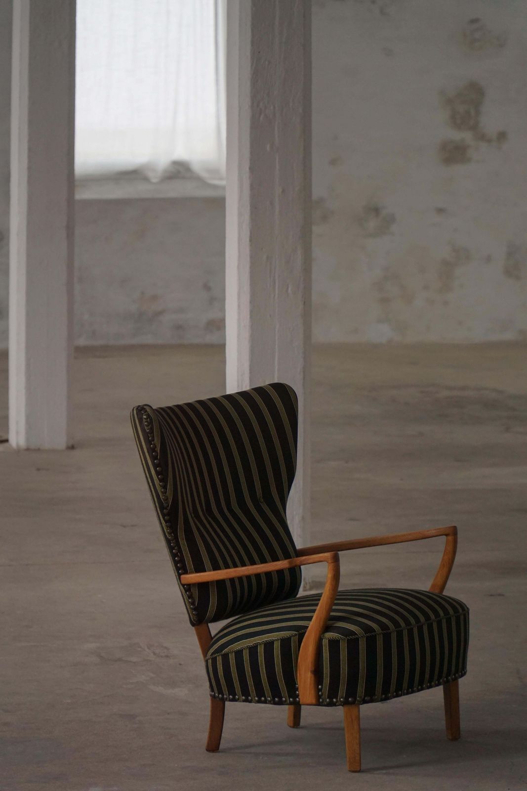 photo furniture Danish Mid Century Modern, Wingback Lounge Chair In Oak, Viggo Boesen, 1950s