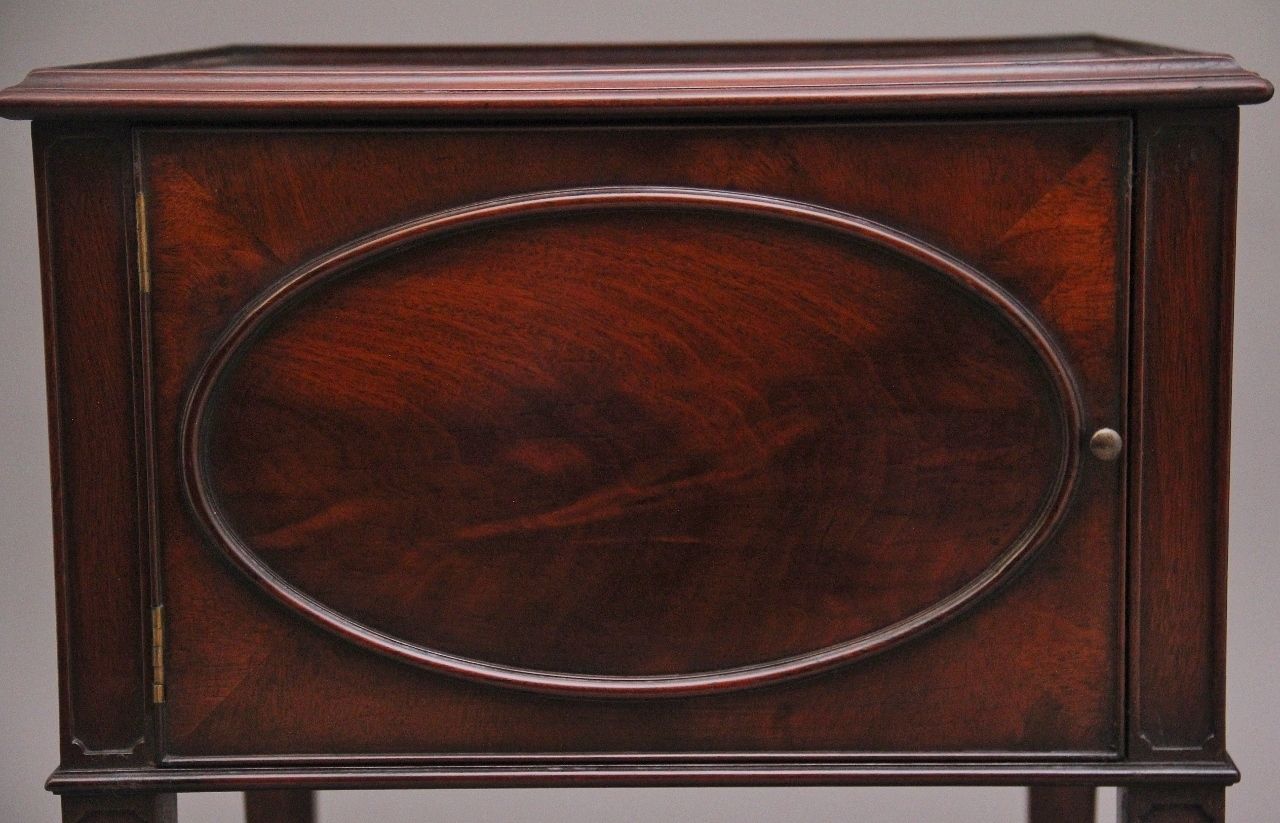 Pair Mid 20th Century Flame Mahogany Bedside Cabinets photo Furniture