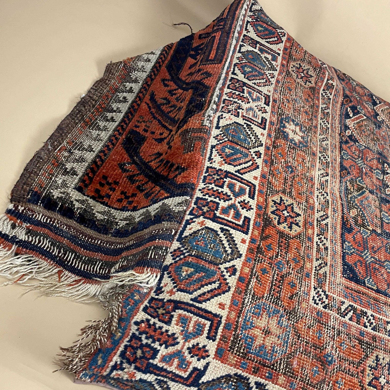 photo vinterior Vintage Carpet Floor Cushion Wool Rug Leather Backed Turkish Handwoven Pouffe Sofa Seat Handmade Red Geometric Decorative Accent