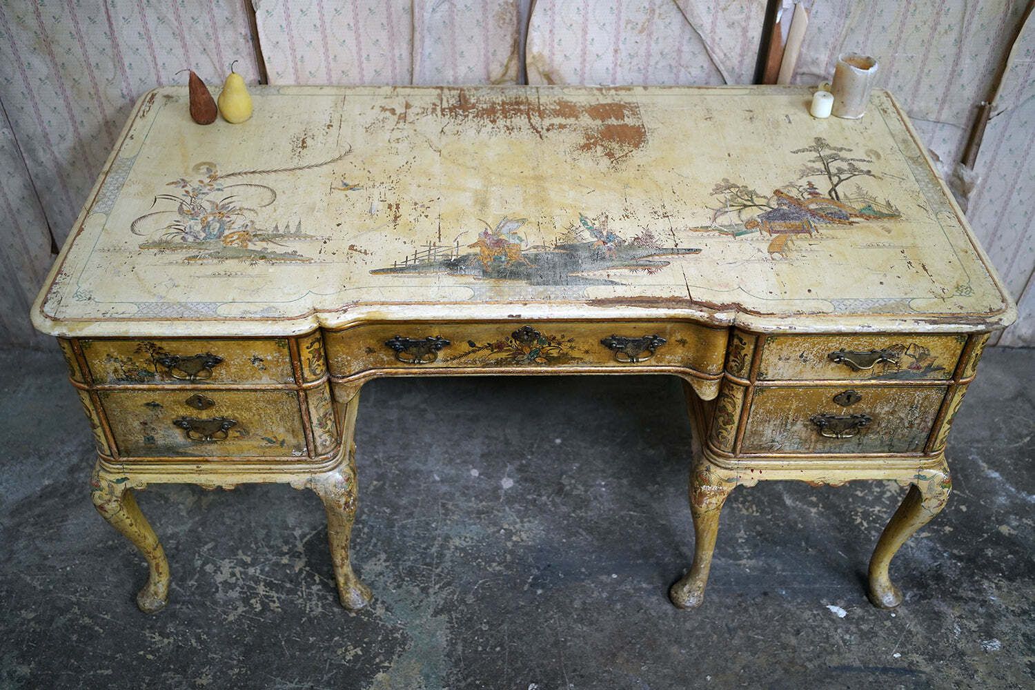 An Early 20thc Chinoiserie Lacquer Decorated & Painted Desk C.1920 25 photo Furniture