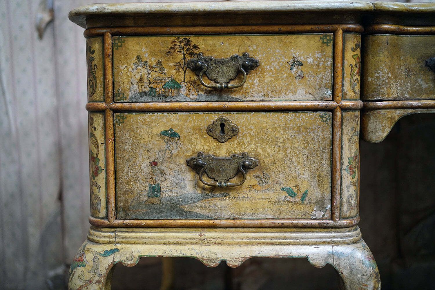 An Early 20thc Chinoiserie Lacquer Decorated & Painted Desk C.1920 25 photo vinterior