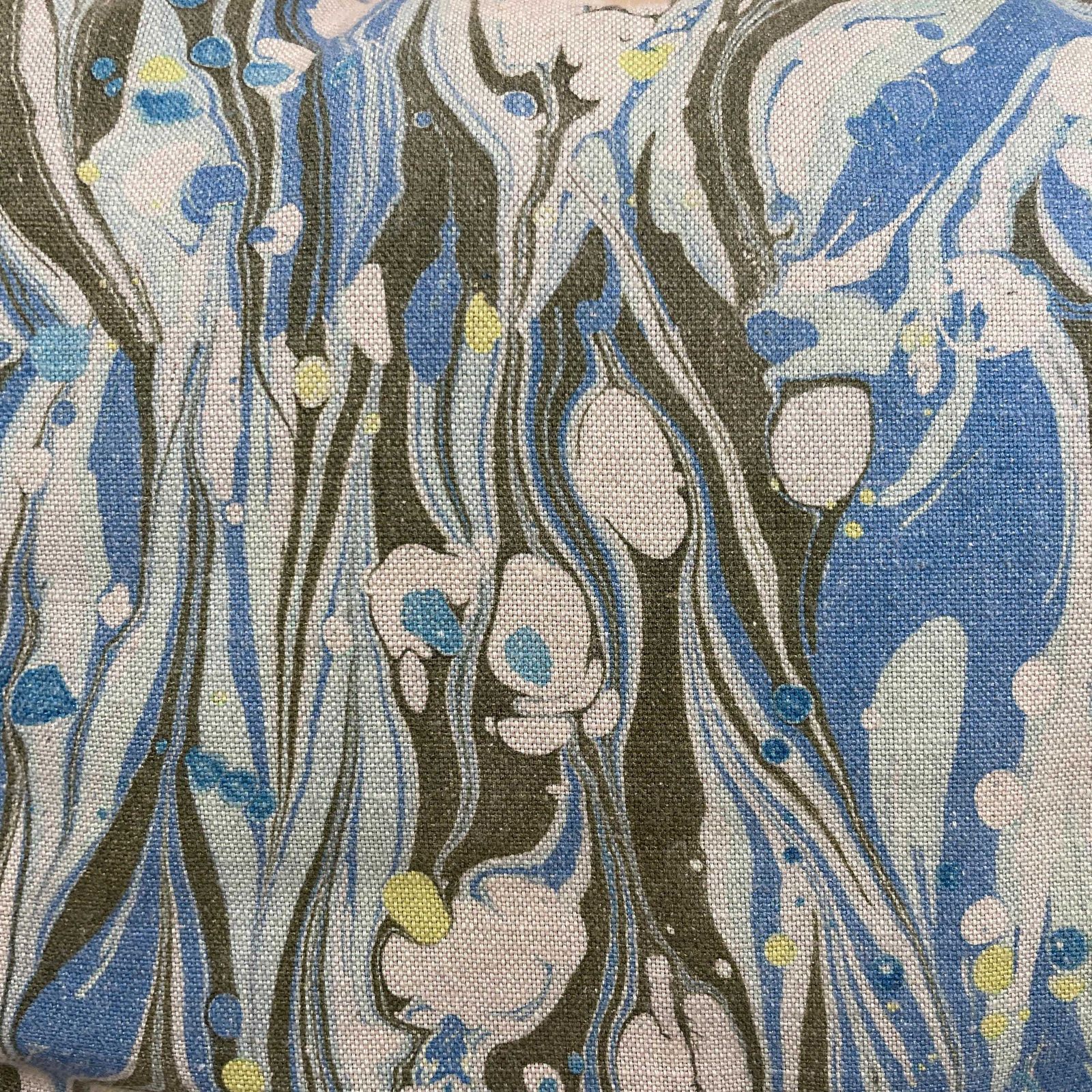 Designers Guild Marble Print Cushion Blue Abstract Luxury Scatter Sofa Pillow Modern Designer Throw Pillow Contemporary Decor photo Textiles