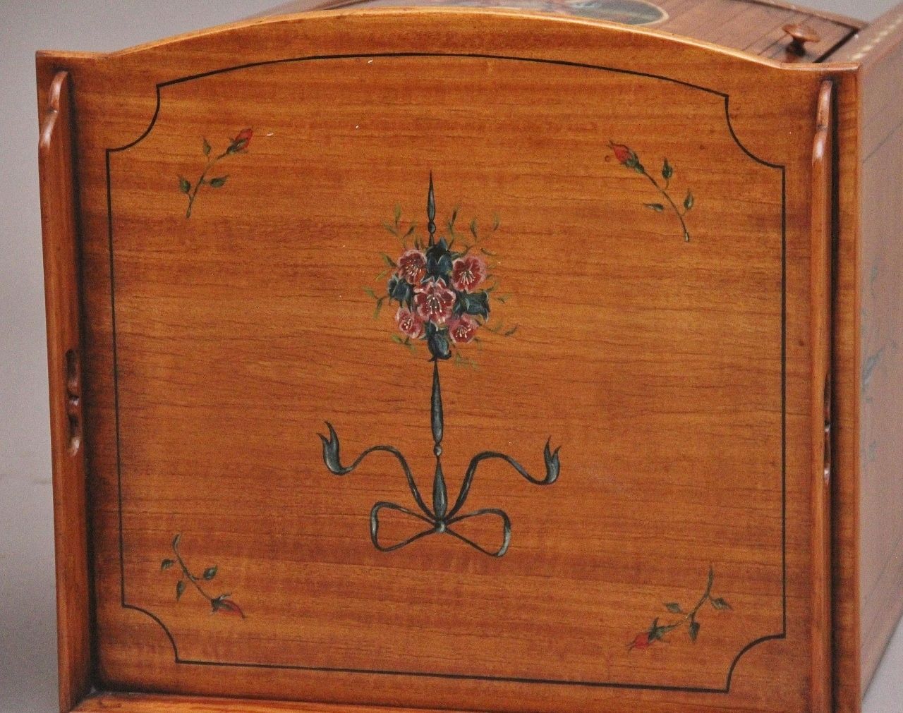 2450.0 Pair Early 20th Century Satinwood Bedside Cabinets In The Sheraton Style photo